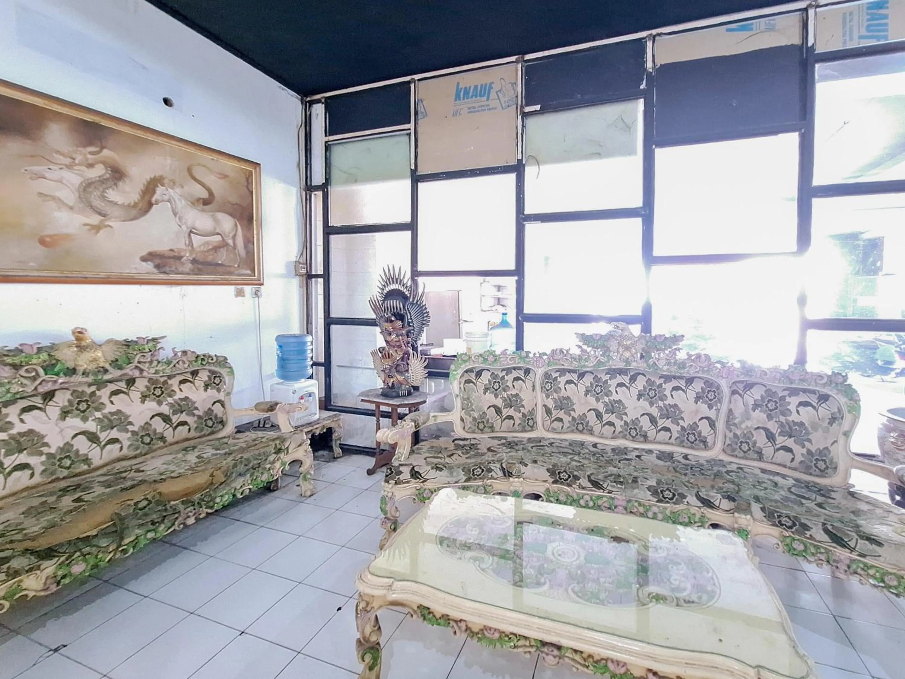 Seating area in OYO 2041 Griya Aneka