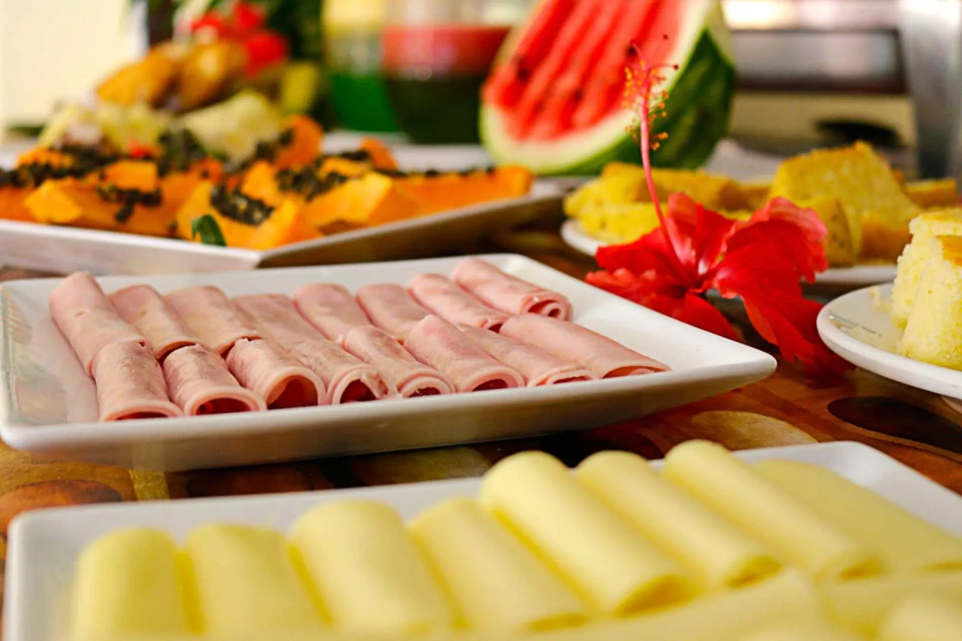 Buffet breakfast in DORM Olhar da Sereia