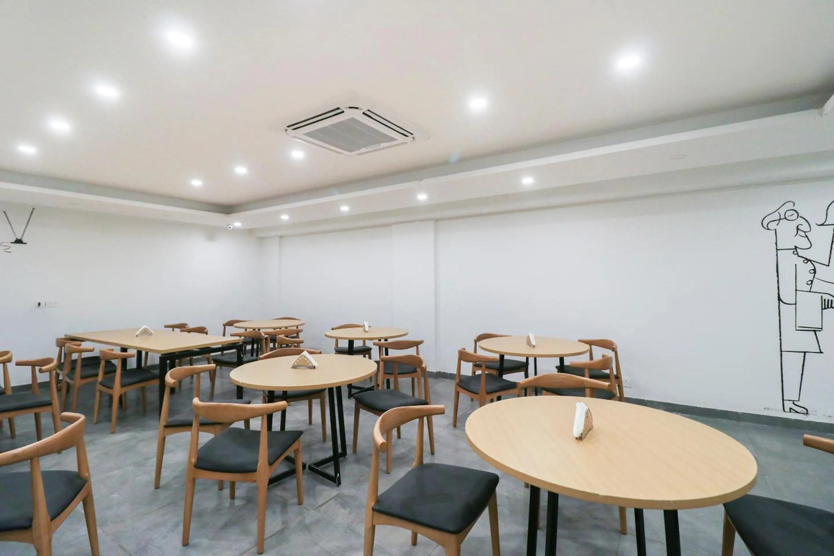 Restaurant/places to eat in Super Townhouse Noida Sector 71 Near ISKCON Temple Noida