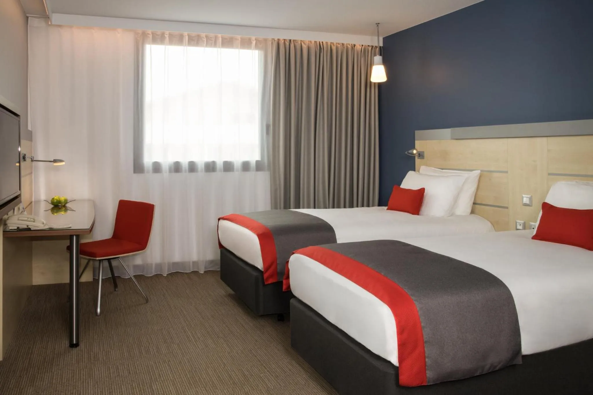 Photo of the whole room, Bed in Holiday Inn Express Toulouse Airport by IHG