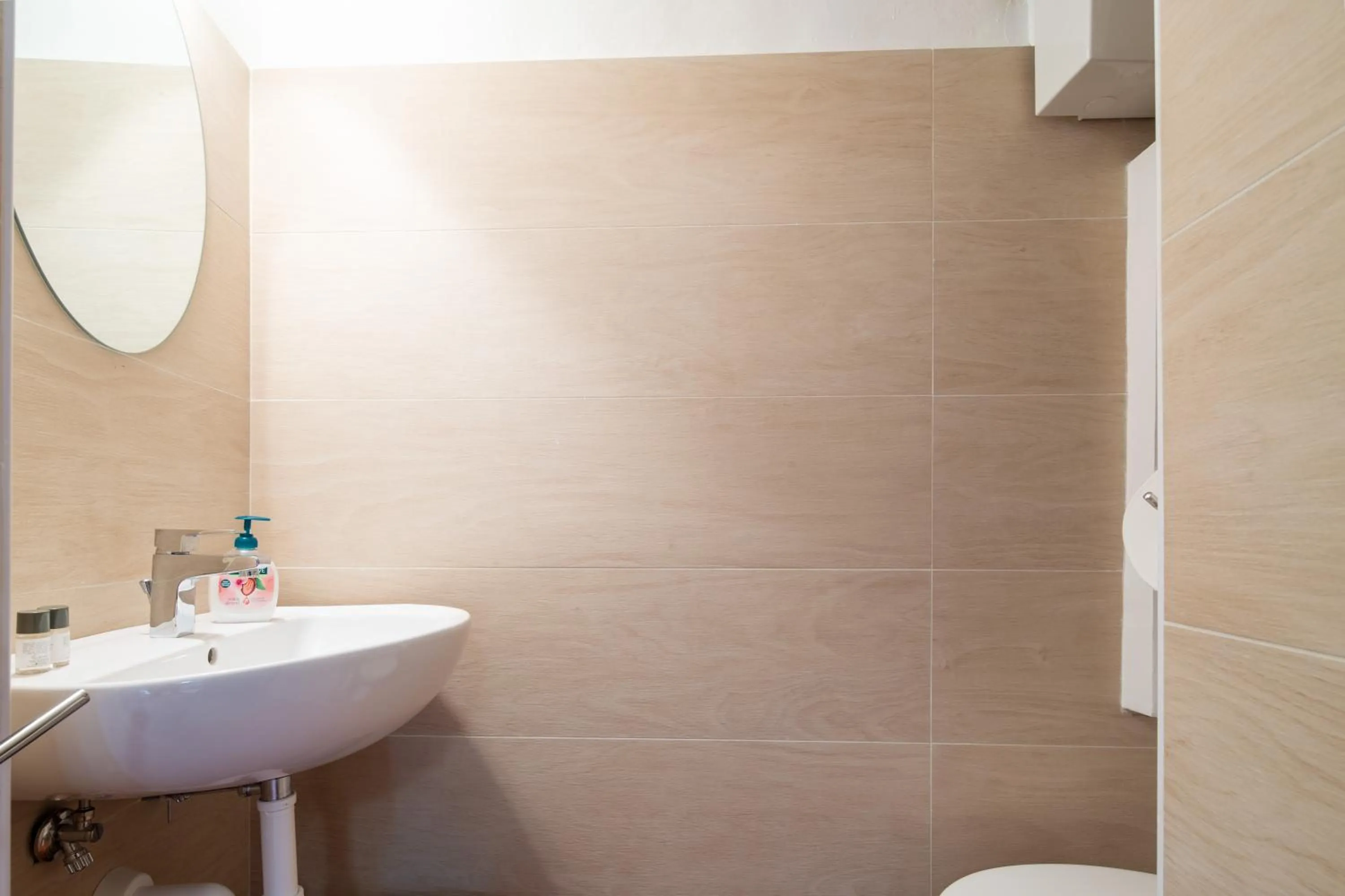 Bathroom in Lian Home in Florence by Mmega