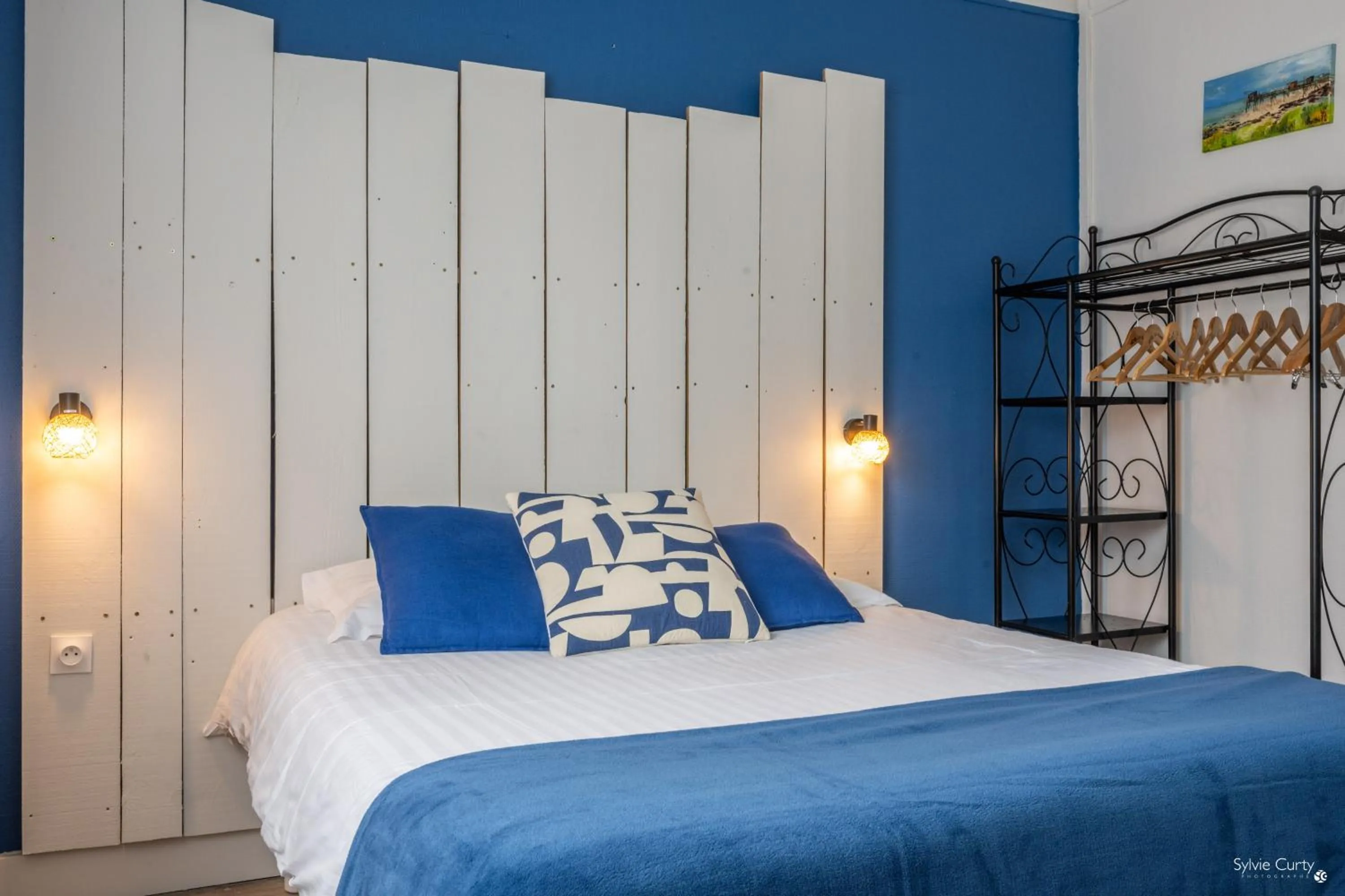 Bed in Hotel La Roseraie