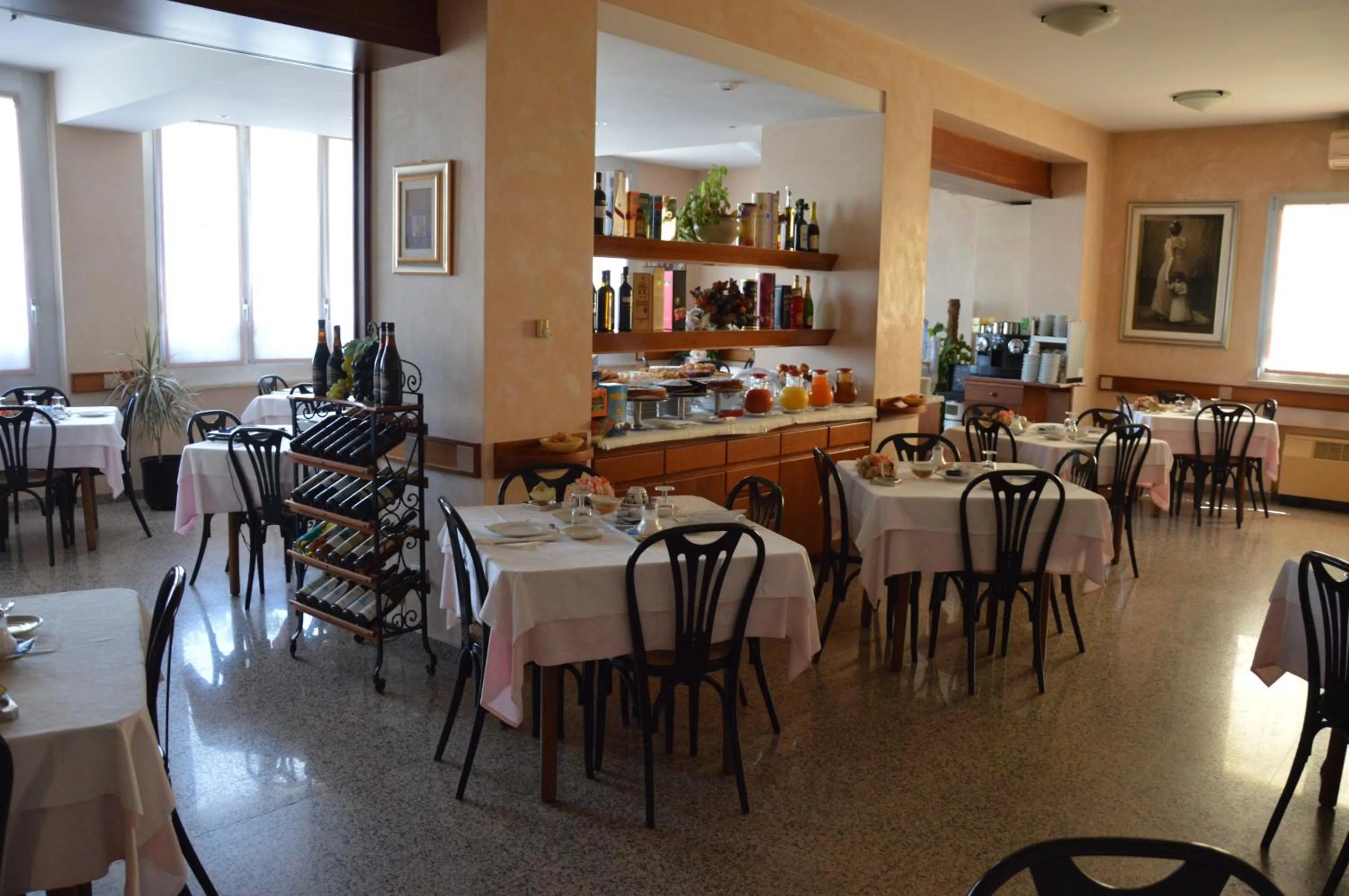 Restaurant/places to eat in Hotel Diga