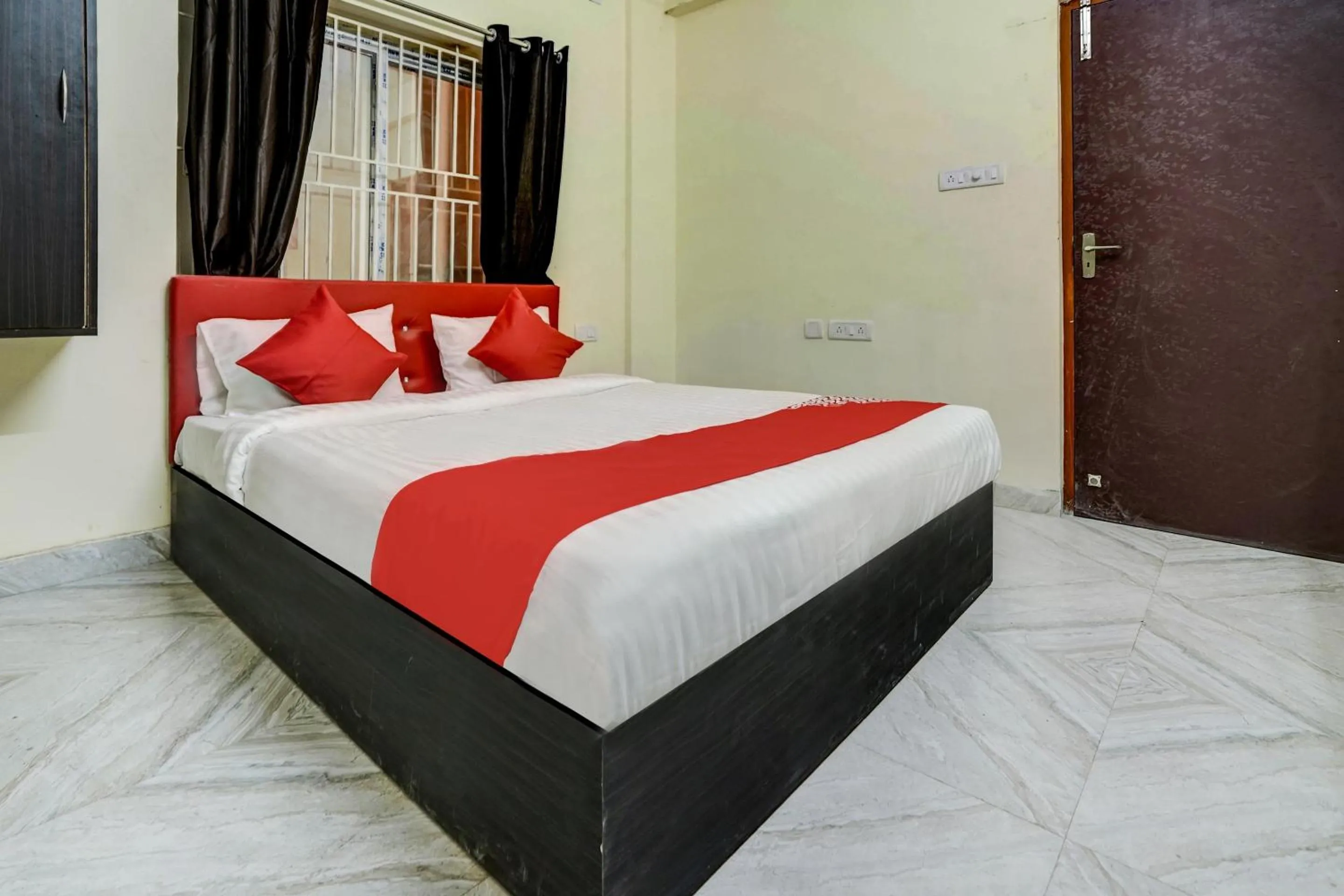 Bedroom, Bed in Hotel O Avisi Residency