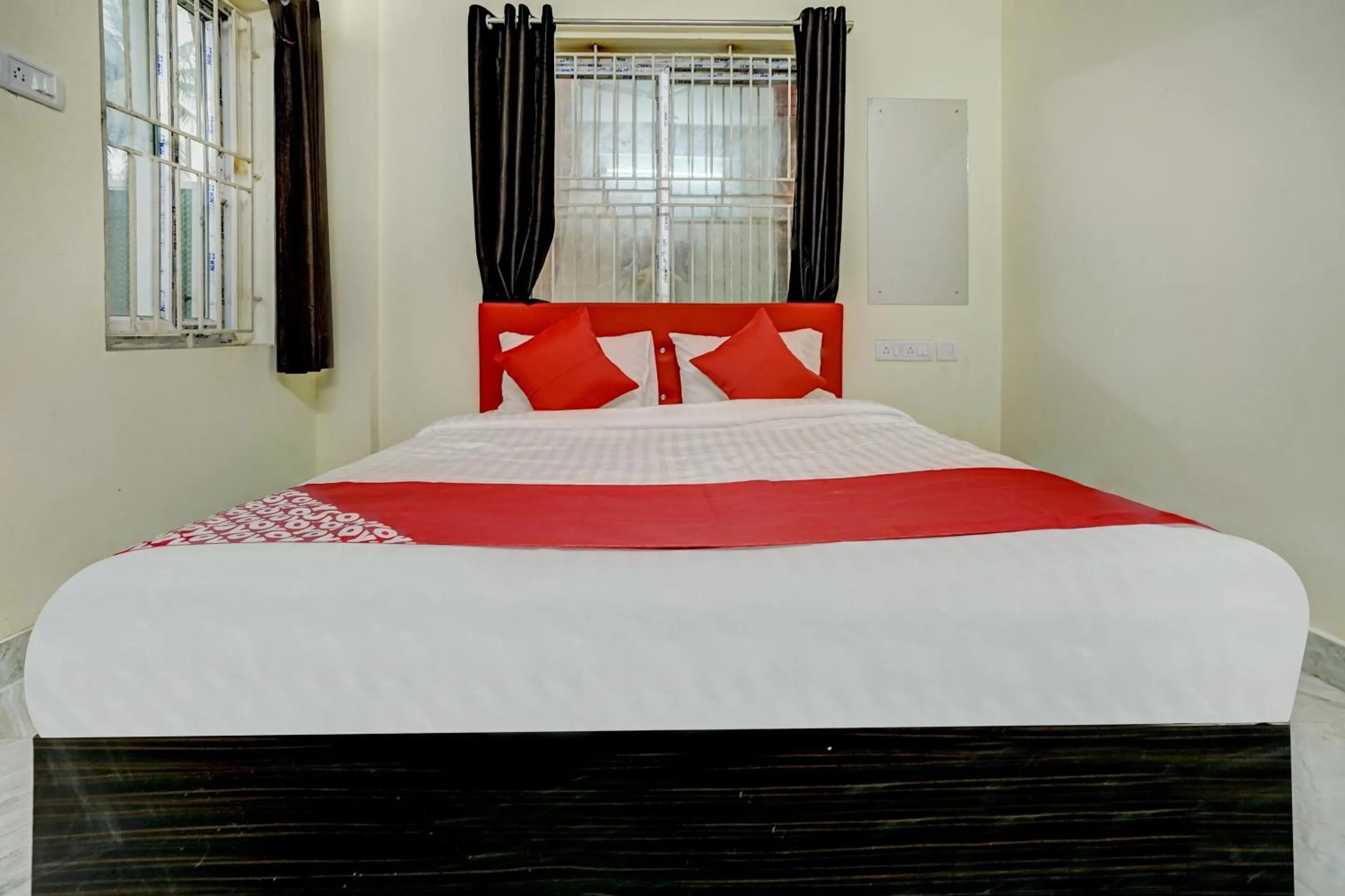 Bedroom, Bed in Hotel O Avisi Residency