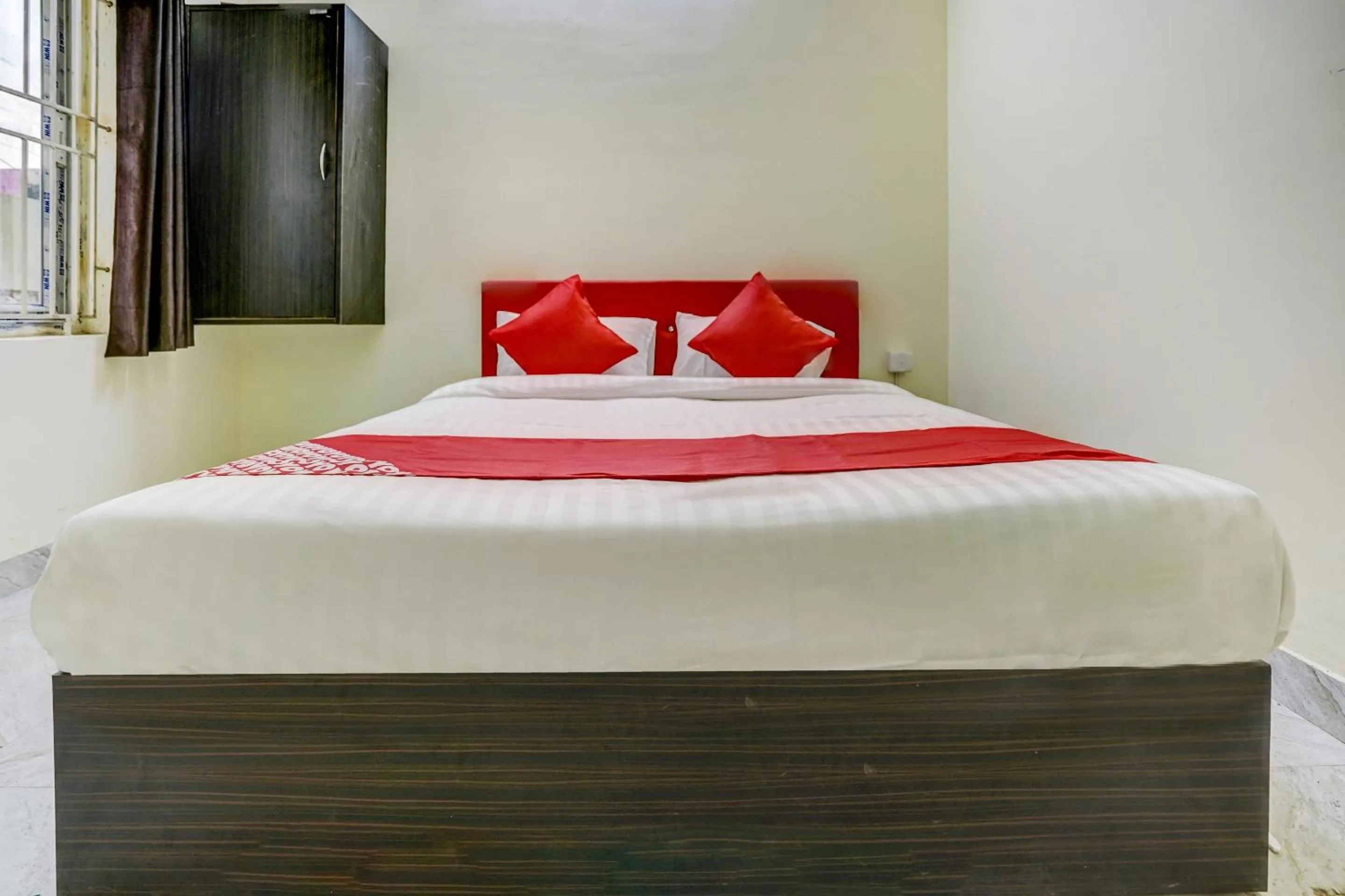 Bedroom, Bed in Hotel O Avisi Residency