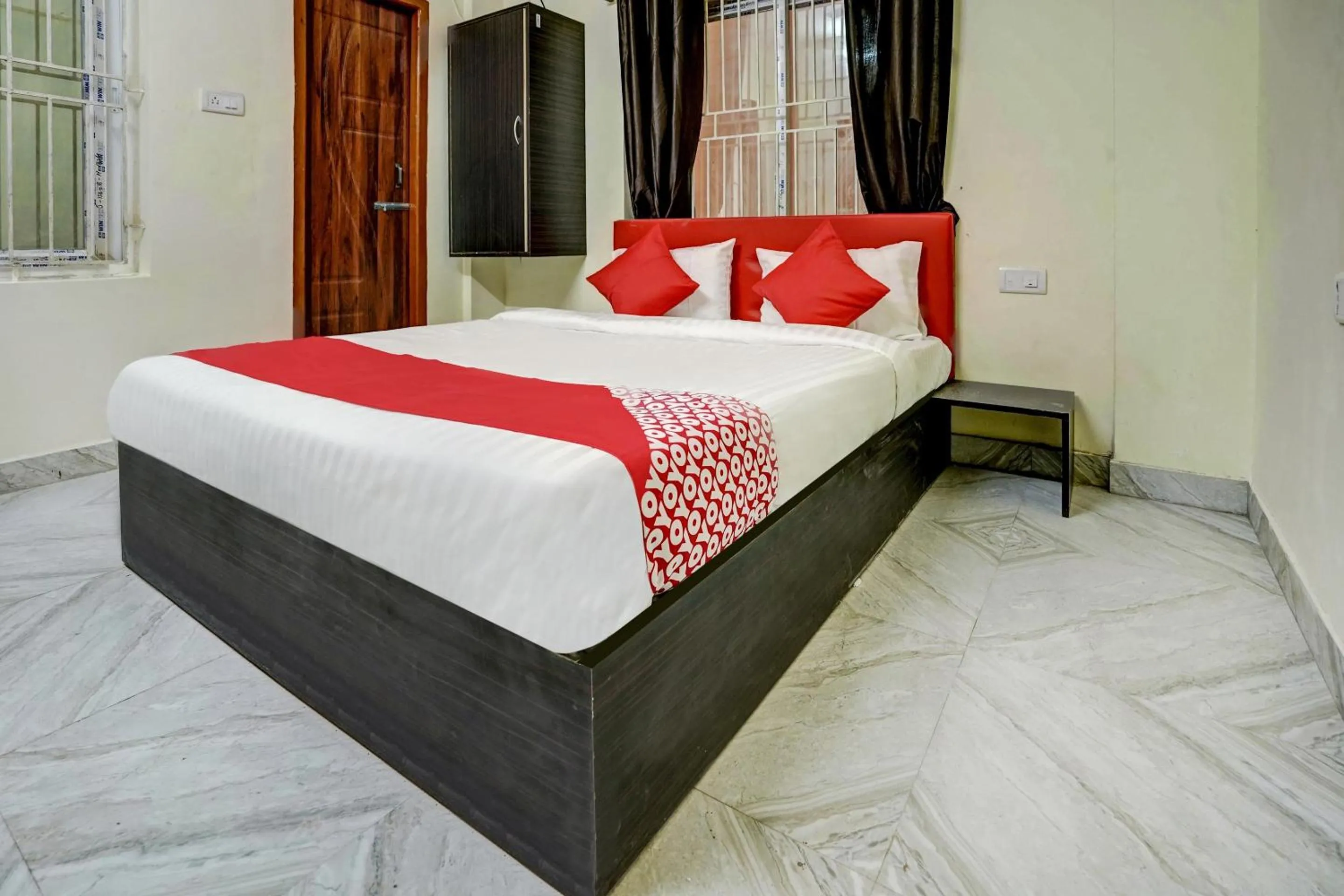 Bedroom, Bed in Hotel O Avisi Residency