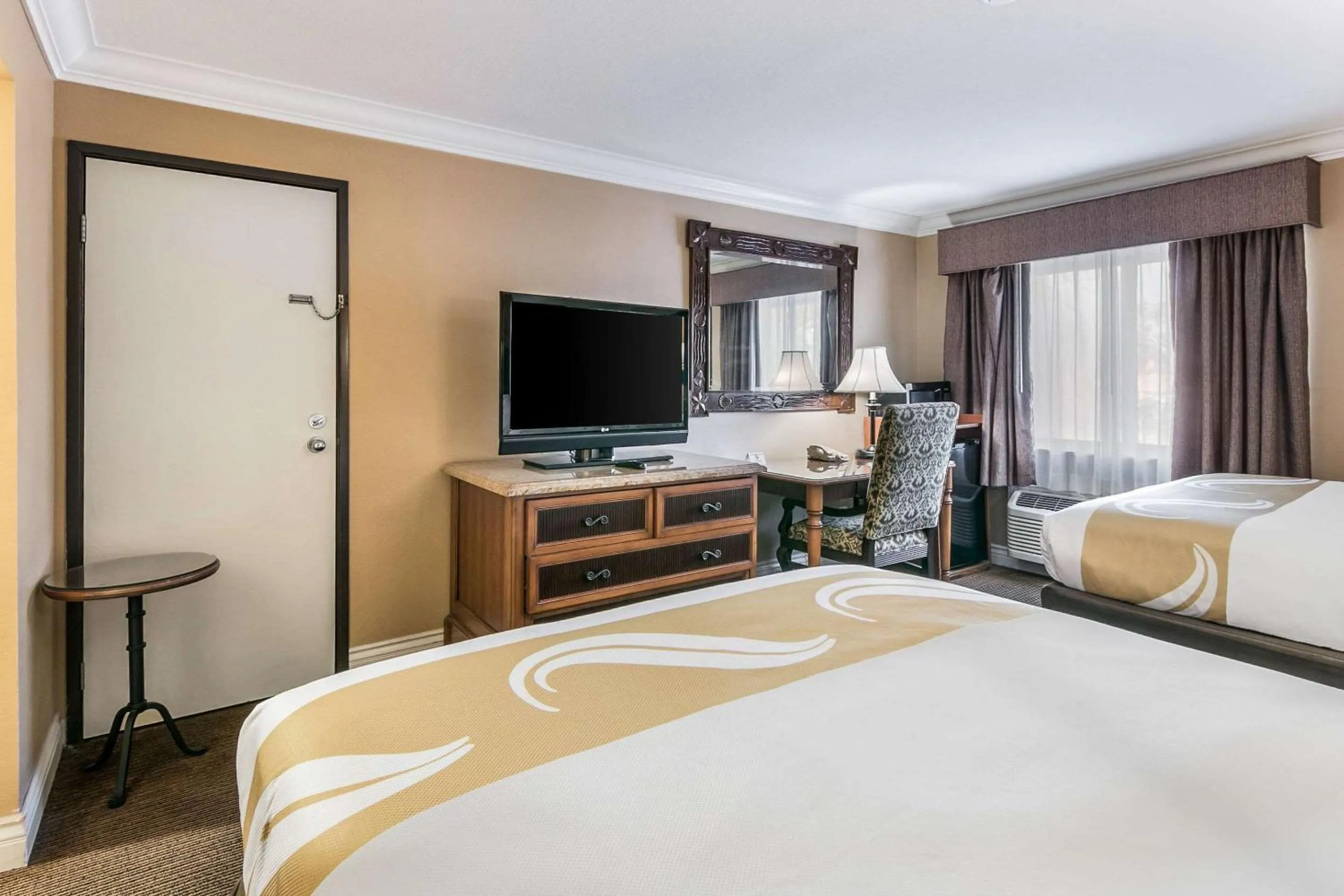 Bedroom, Bed in Quality Inn & Suites Atlanta Airport South