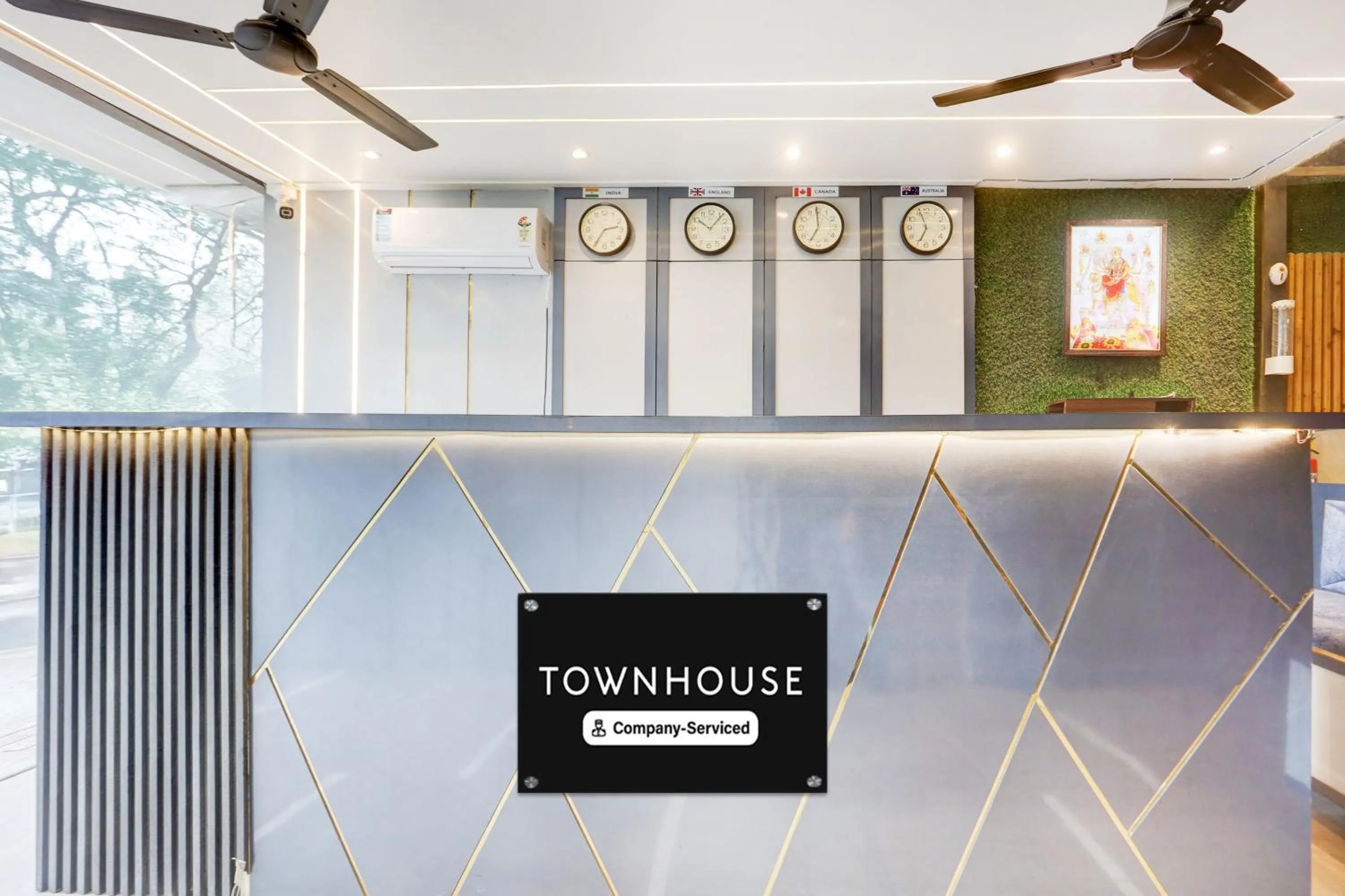 Townhouse by OYO Haibowal Chowk Near DMC
