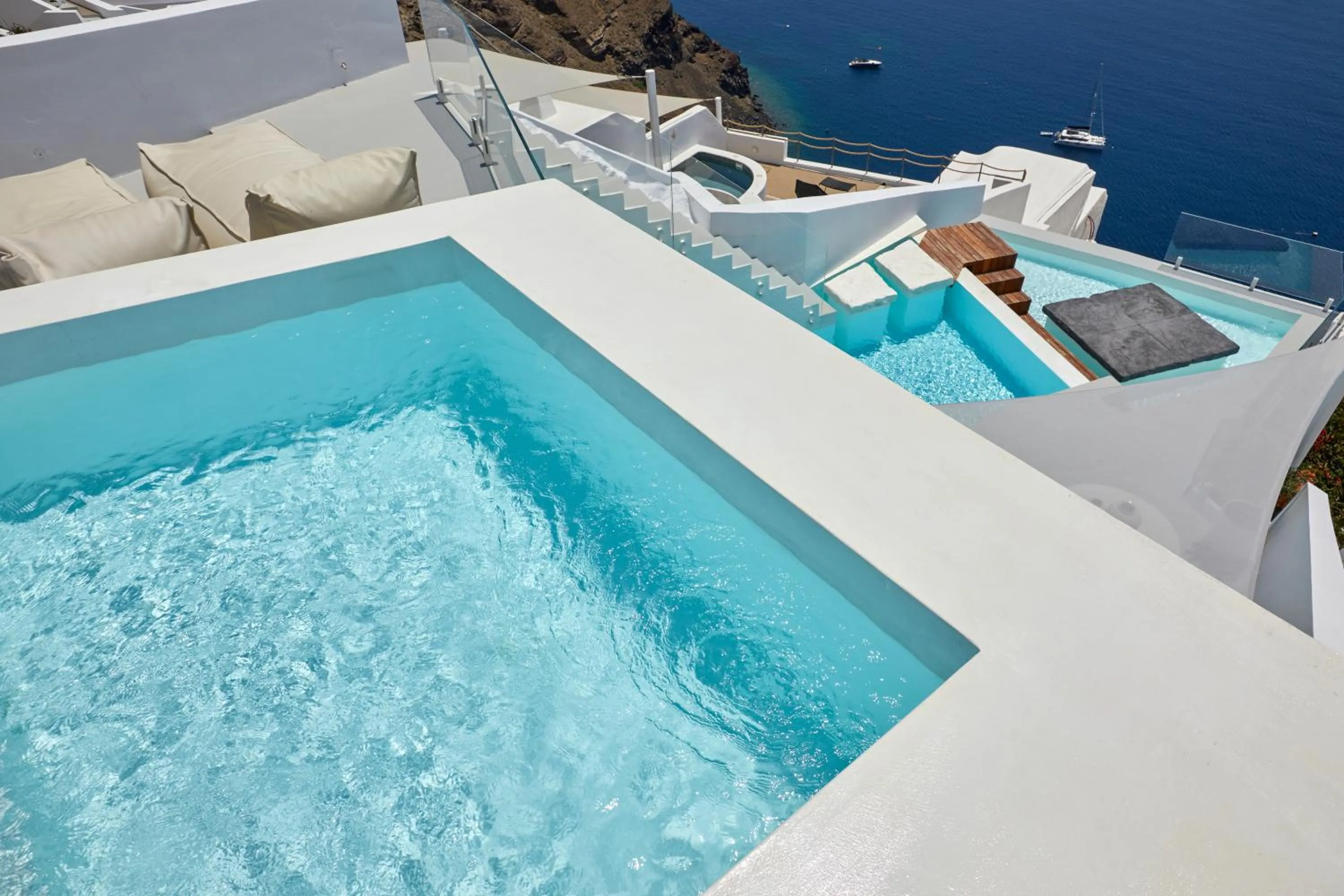 Day in The Saint Hotel