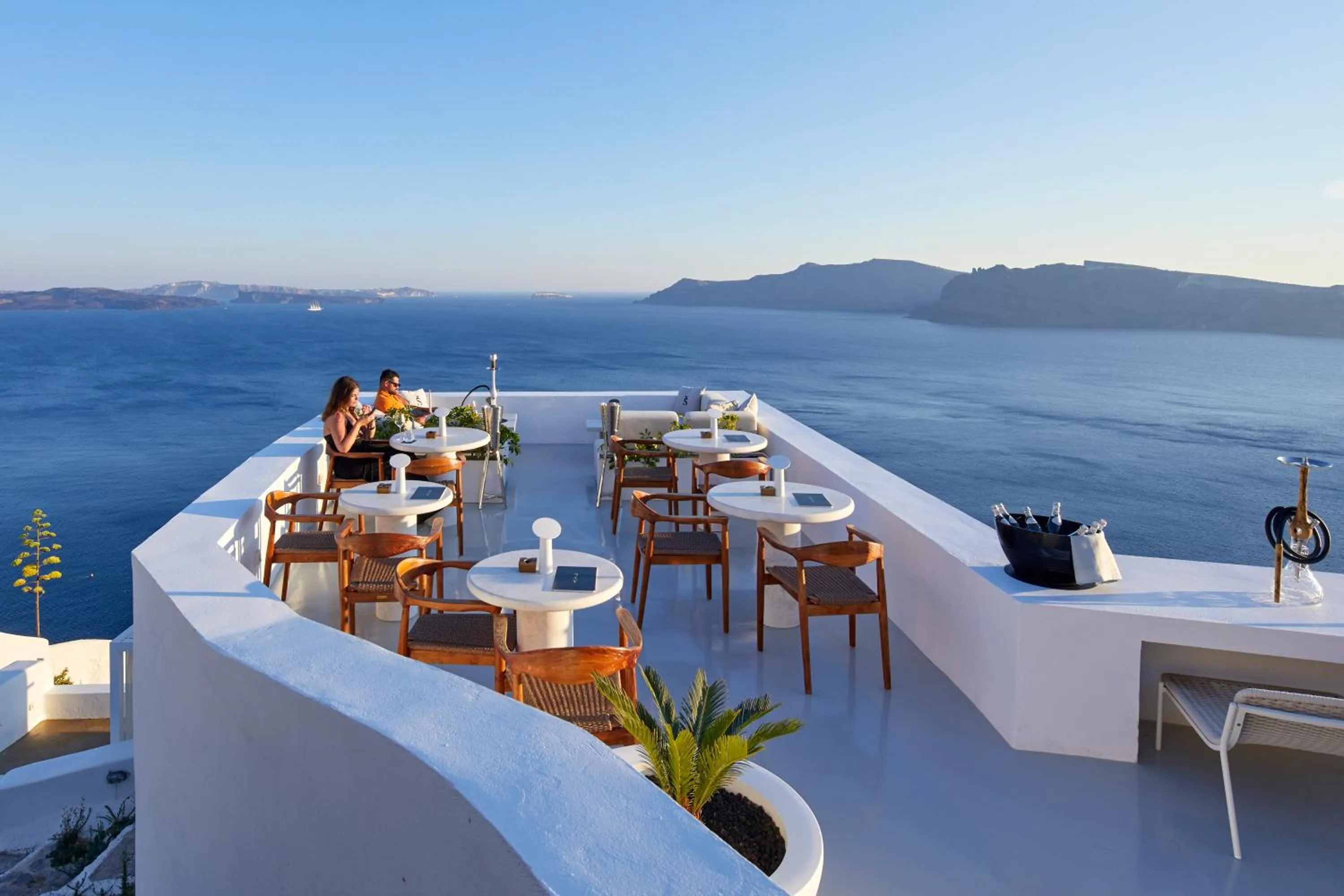 Restaurant/places to eat in The Saint Hotel