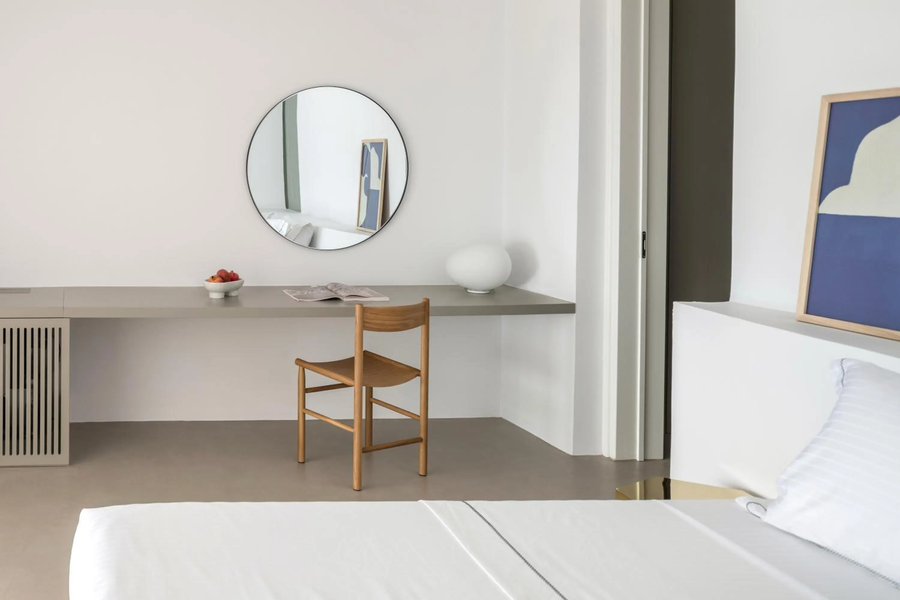 Seating area, Bed in The Saint Hotel