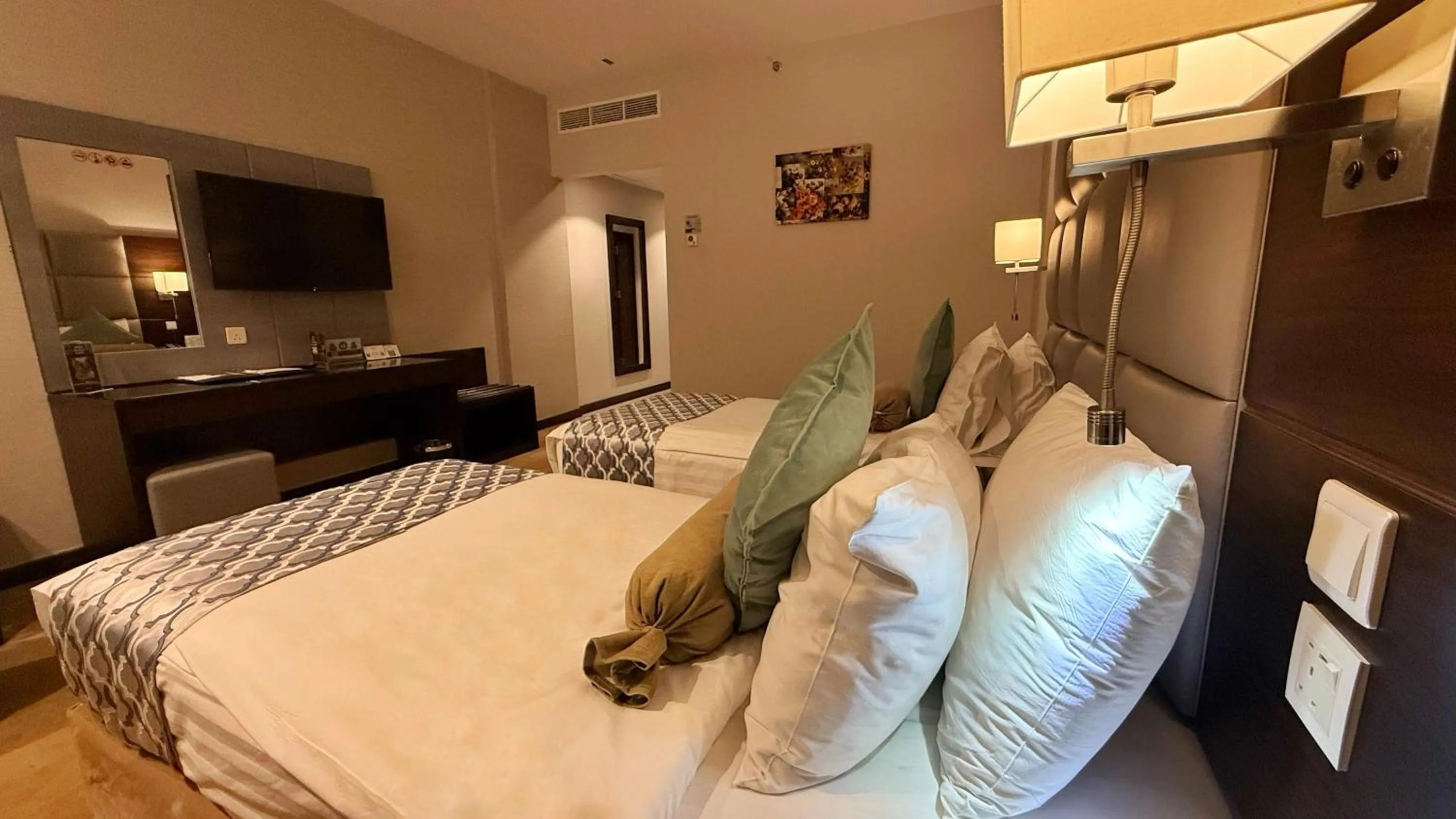 Bedroom, Bed in Holiday Villa Hail