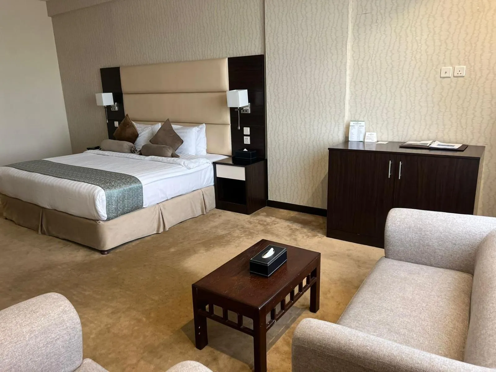 Living room, Bed in Holiday Villa Hail