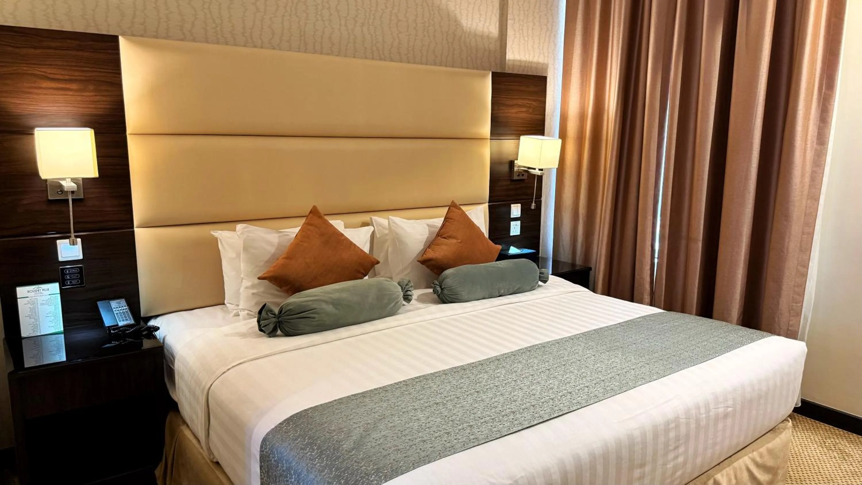 Bedroom, Bed in Holiday Villa Hail