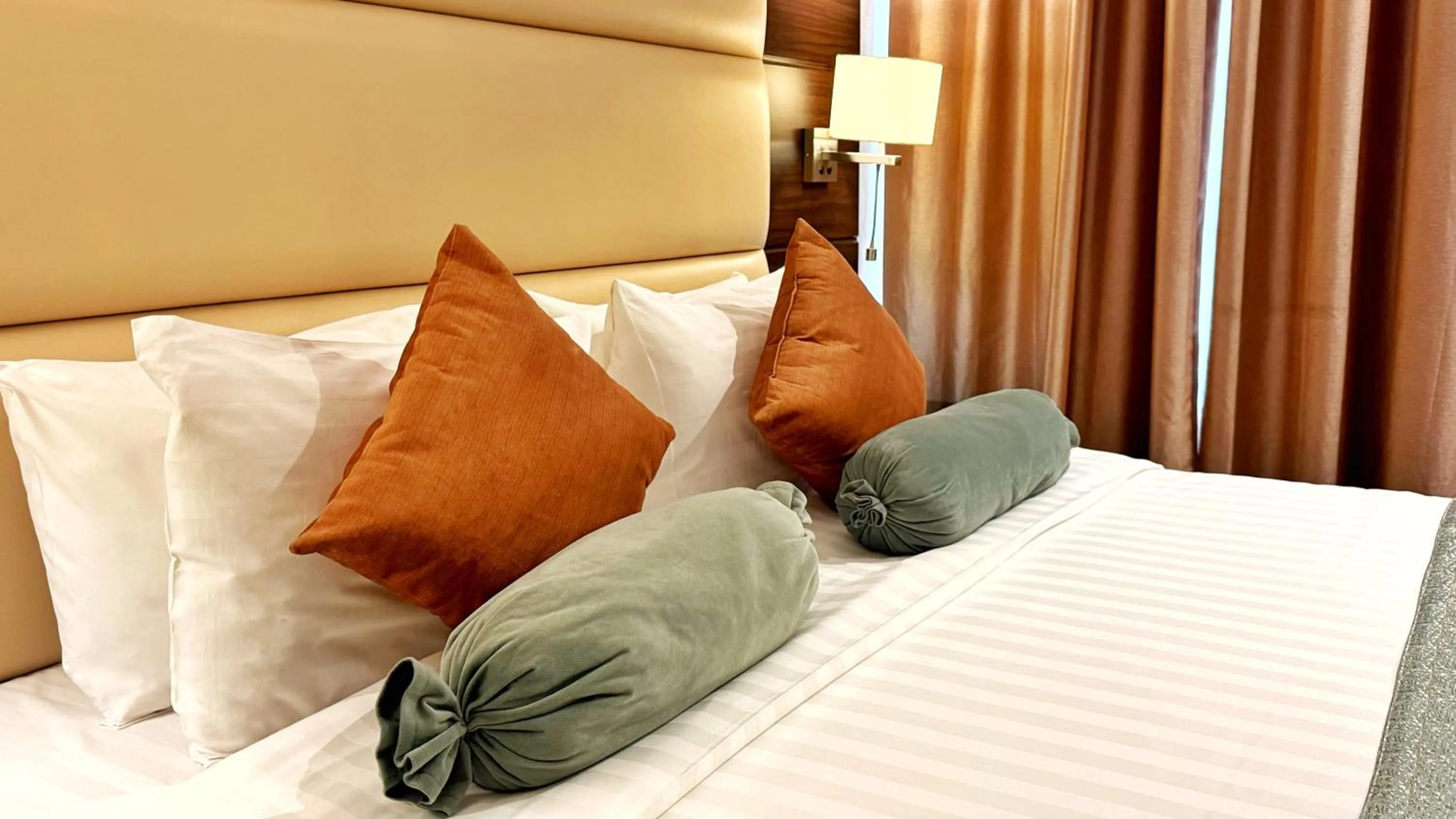 Bedroom, Bed in Holiday Villa Hail