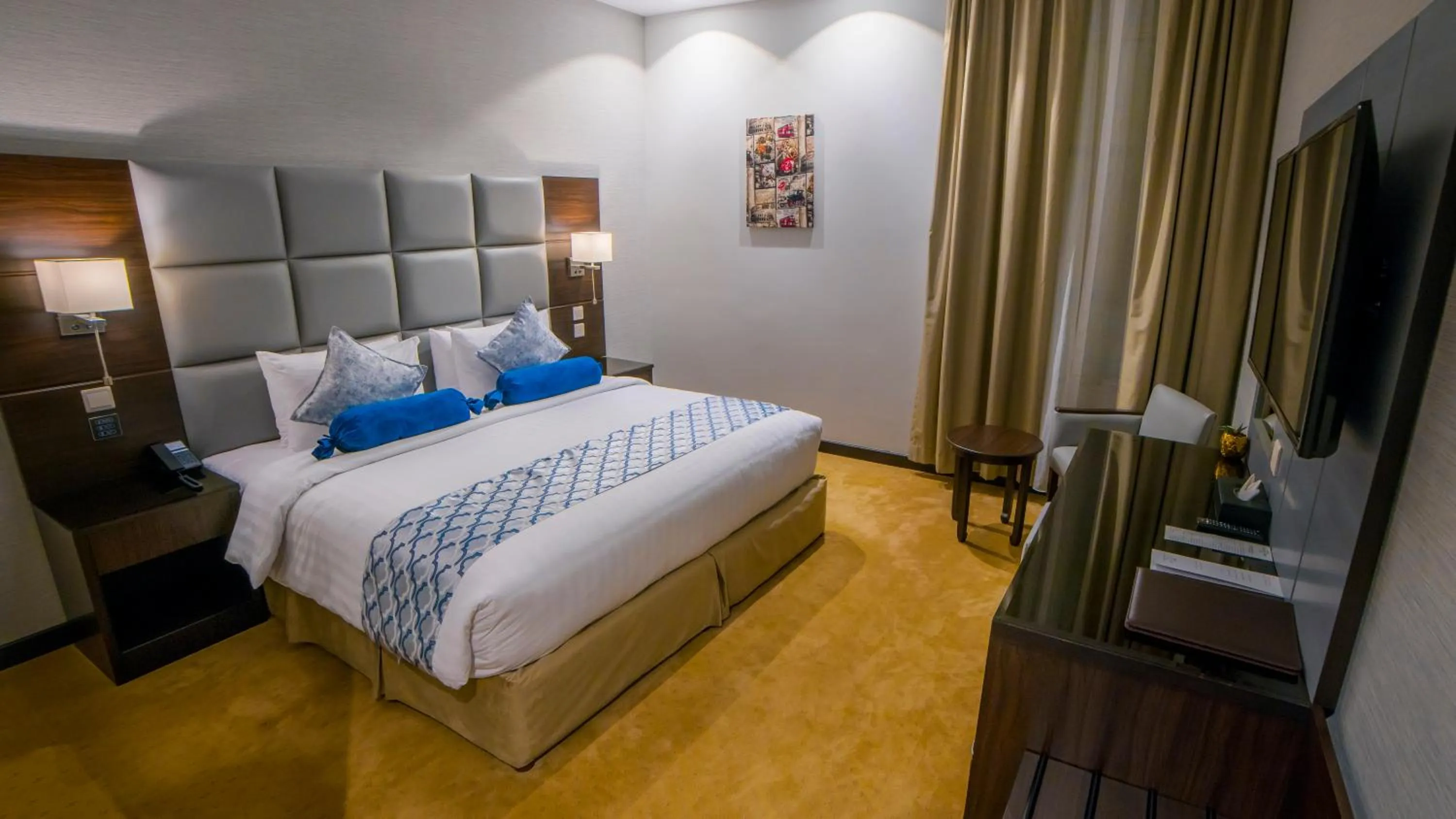 Bedroom, Bed in Holiday Villa Hail