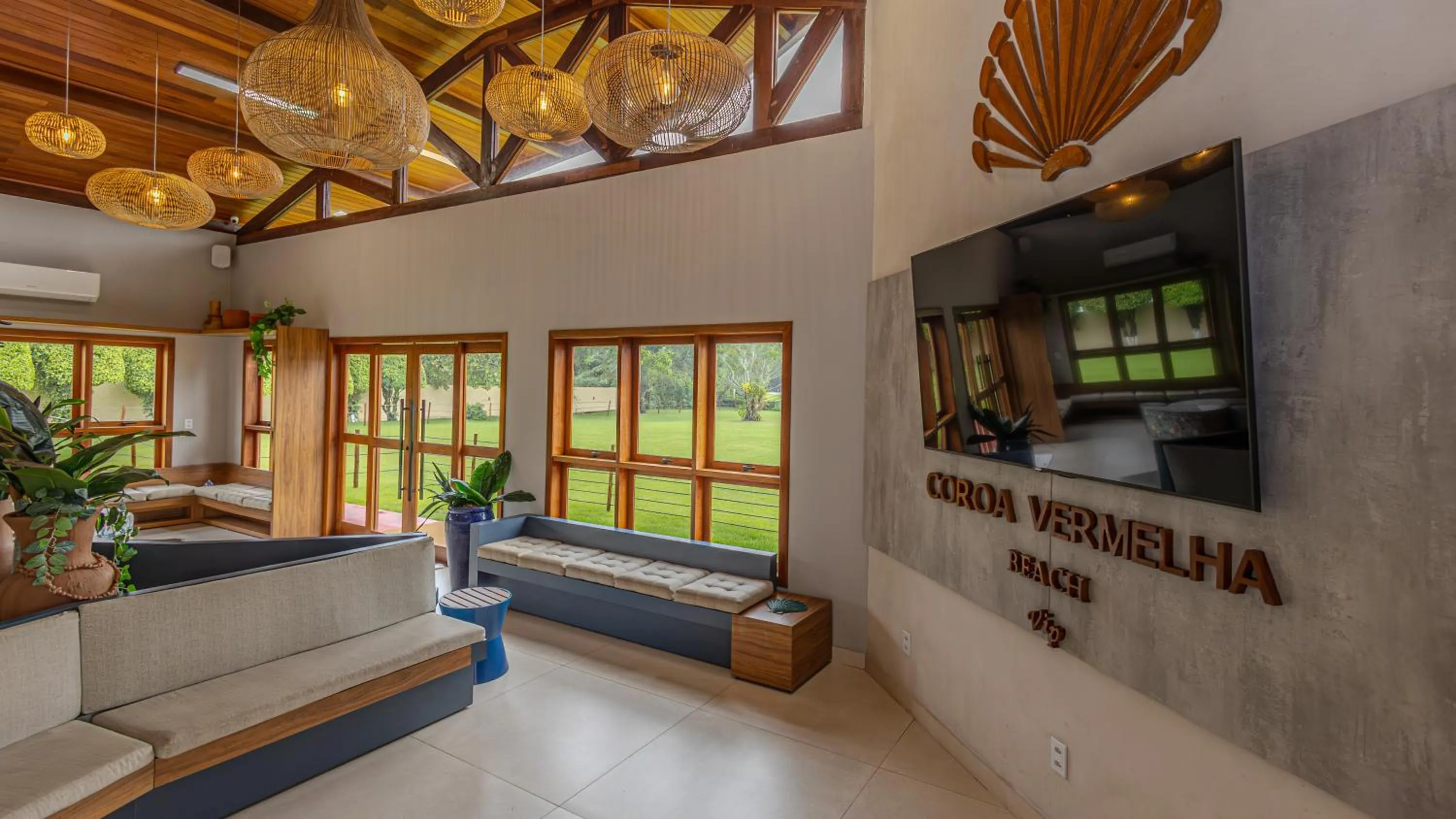 Communal lounge/ TV room in Coroa Vermelha Beach - All Inclusive