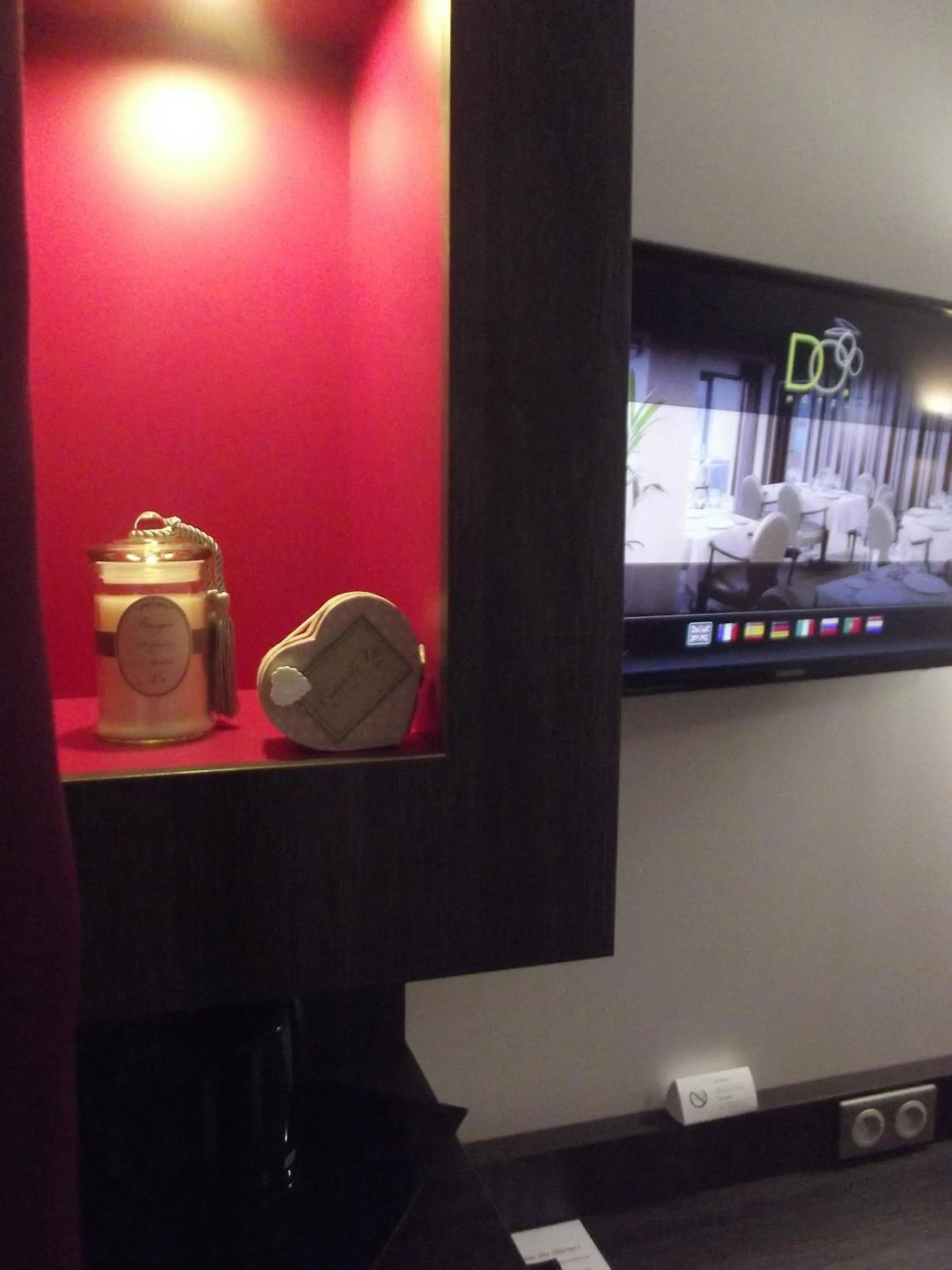 Decorative detail in Le Domaine des Oliviers