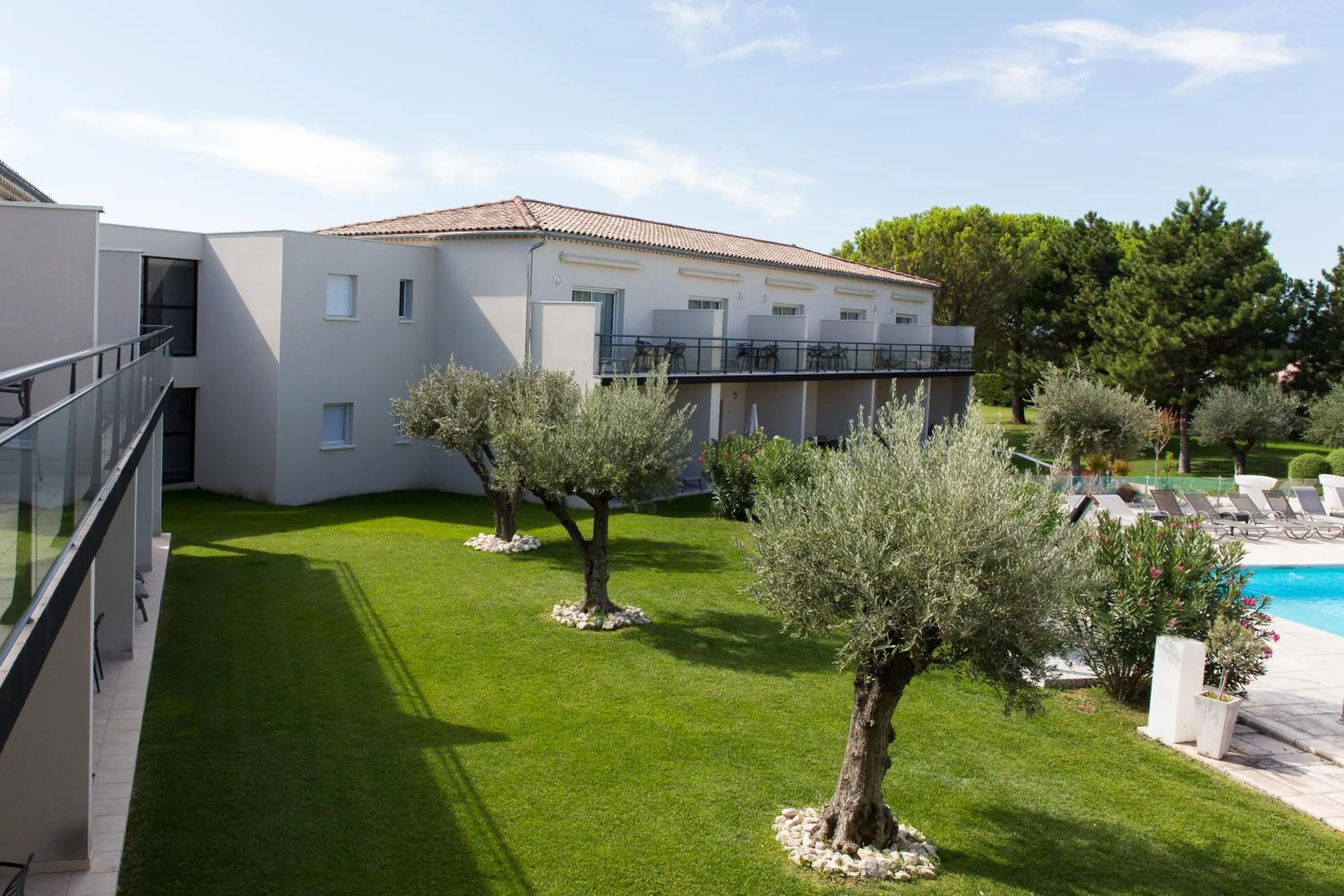 Day in Le Domaine des Oliviers