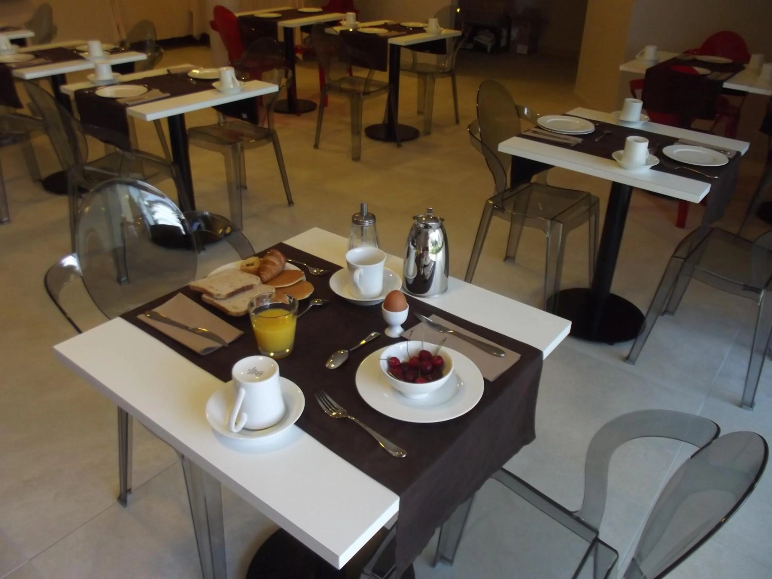 Restaurant/places to eat in Le Domaine des Oliviers