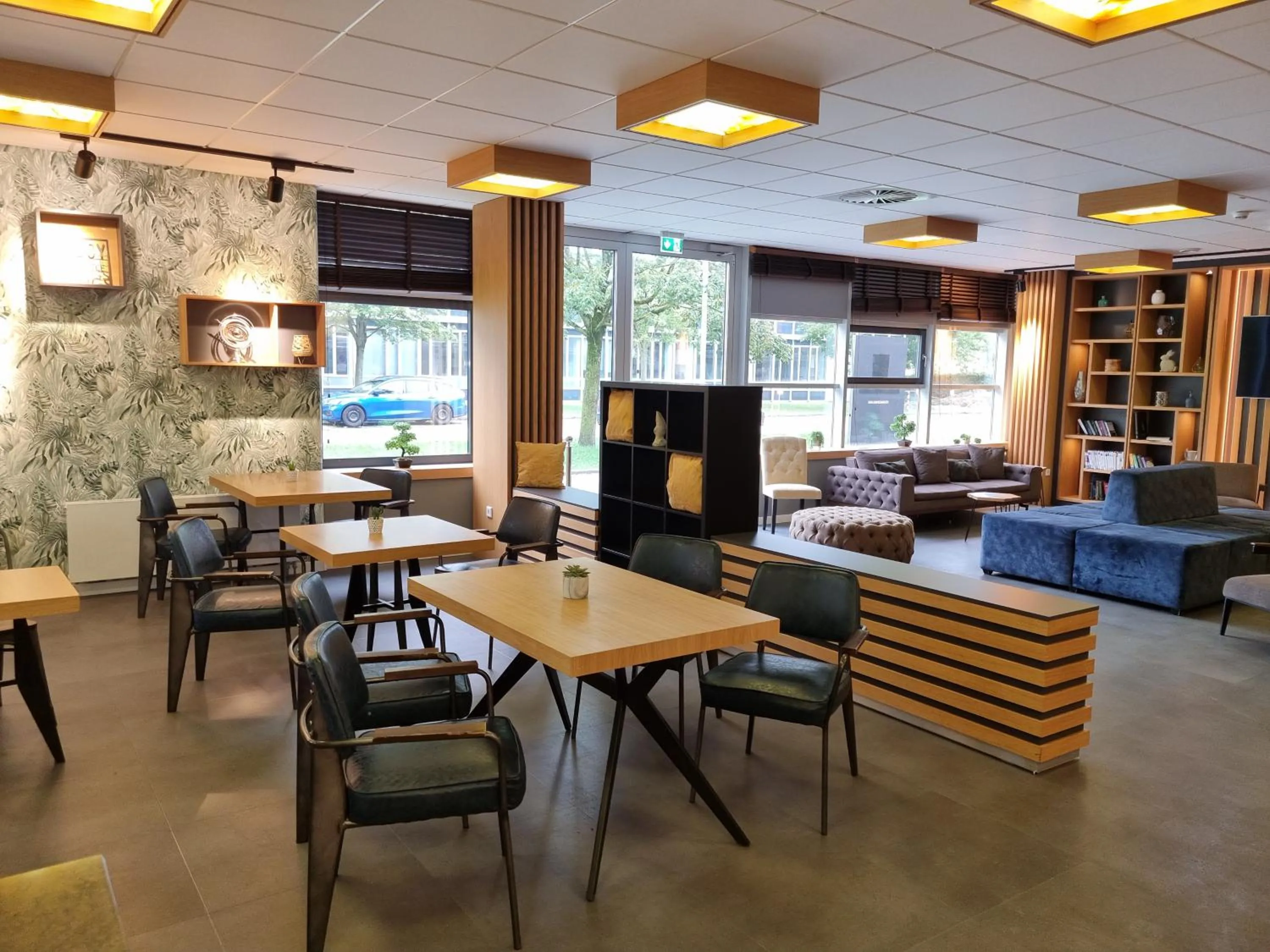 Restaurant/places to eat in my MINGA Airport serviced Apartments