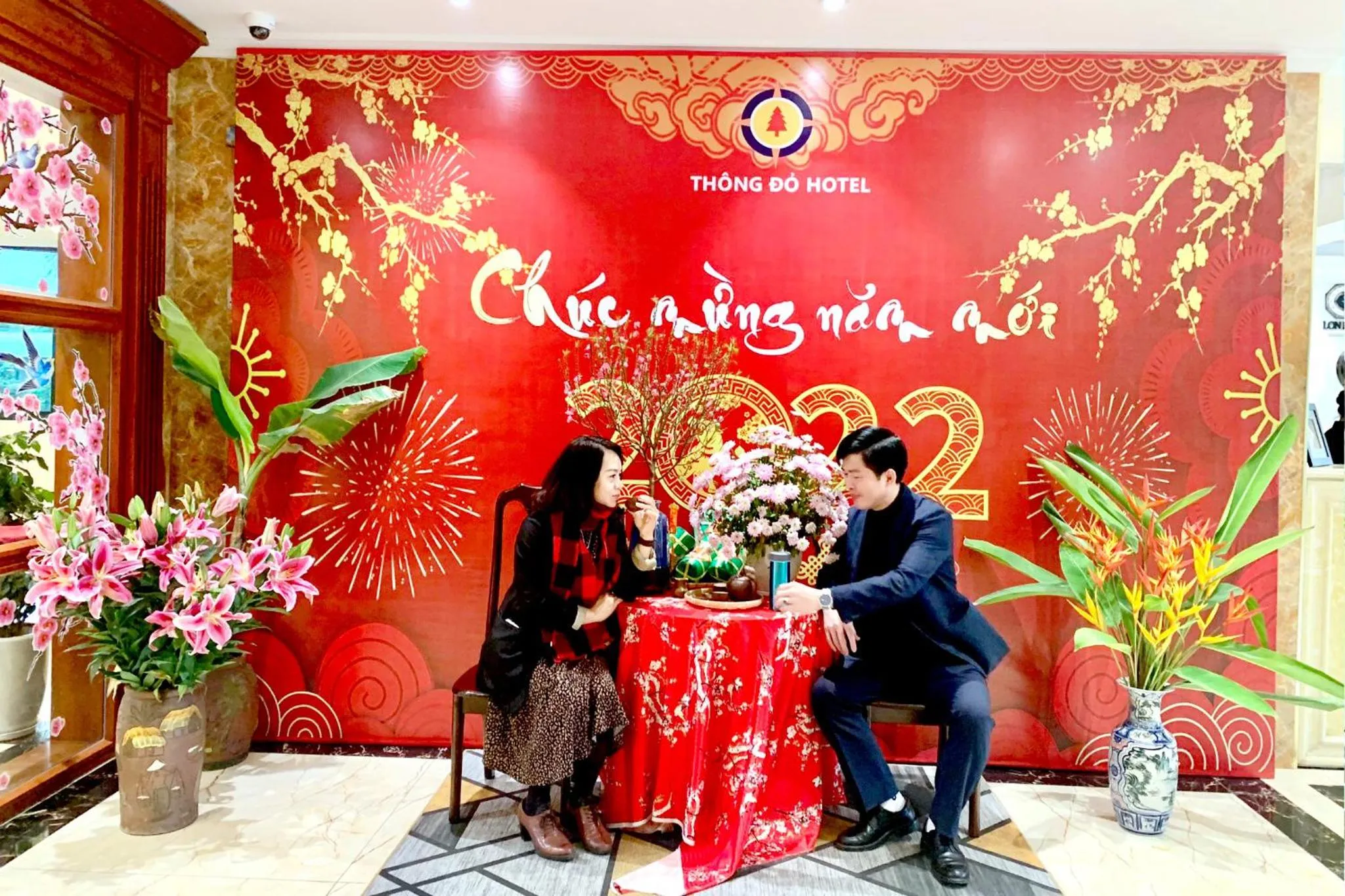 Communal lounge/ TV room in Thông Đỏ Hotel