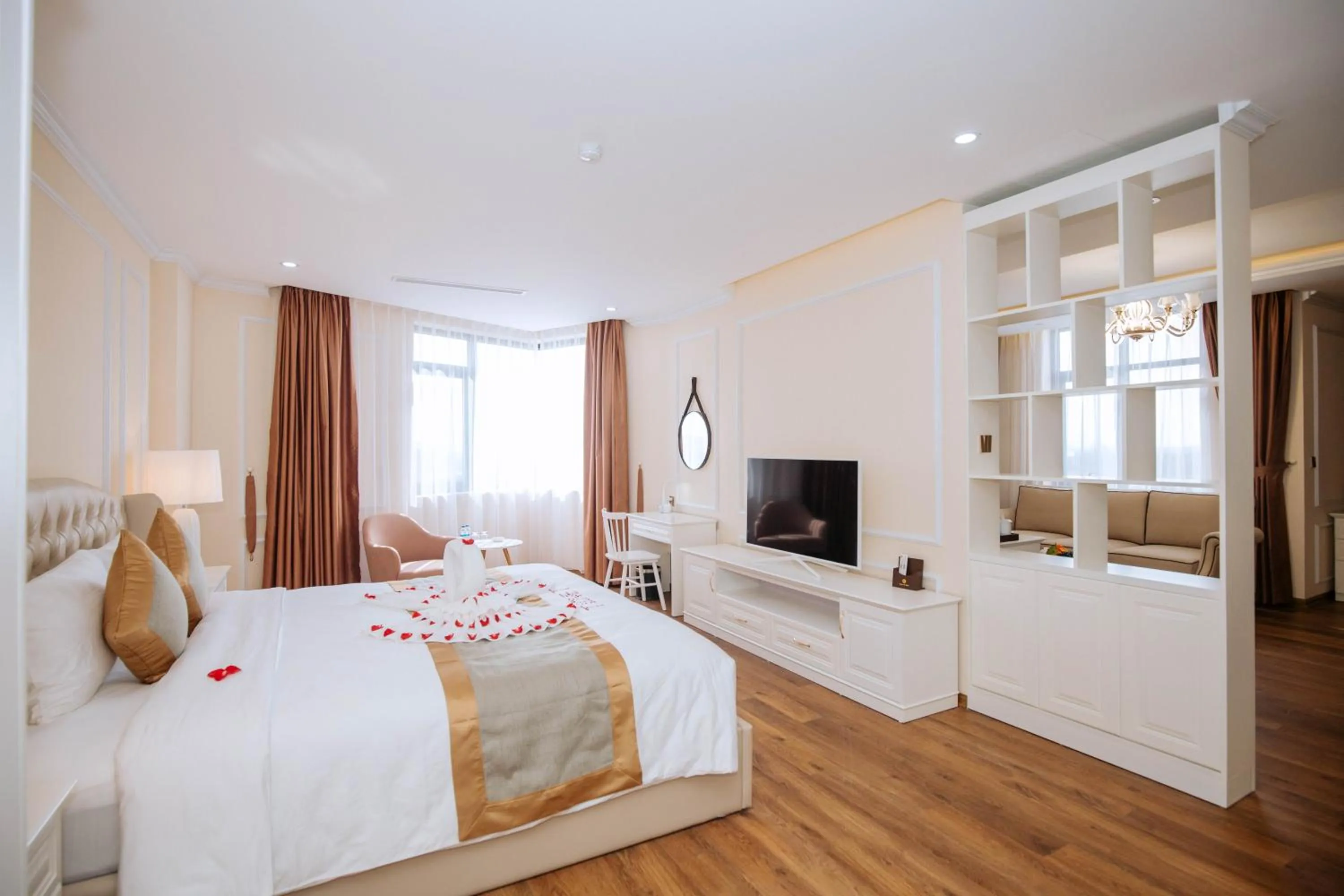 Bed in Thông Đỏ Hotel