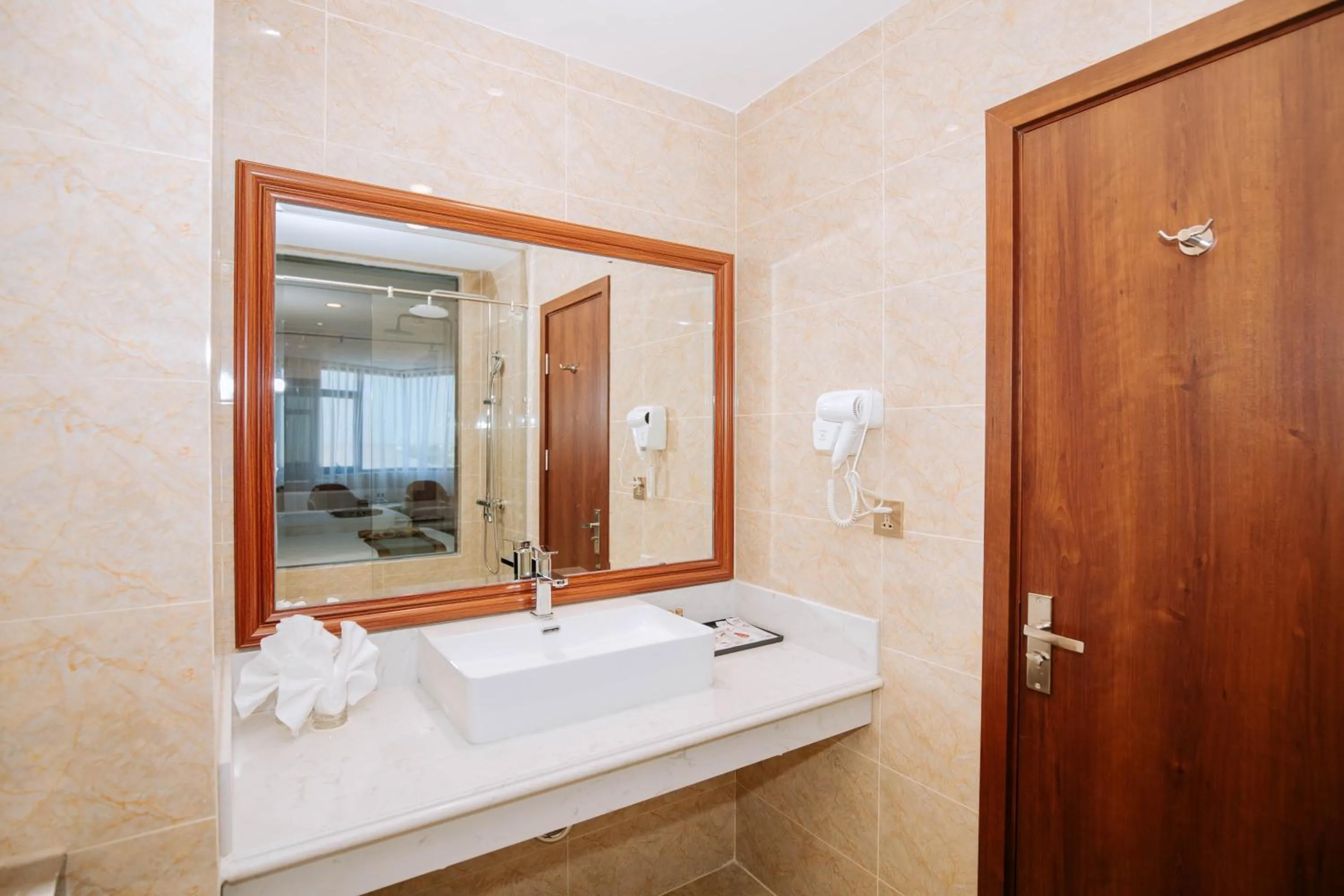 Bathroom in Thông Đỏ Hotel