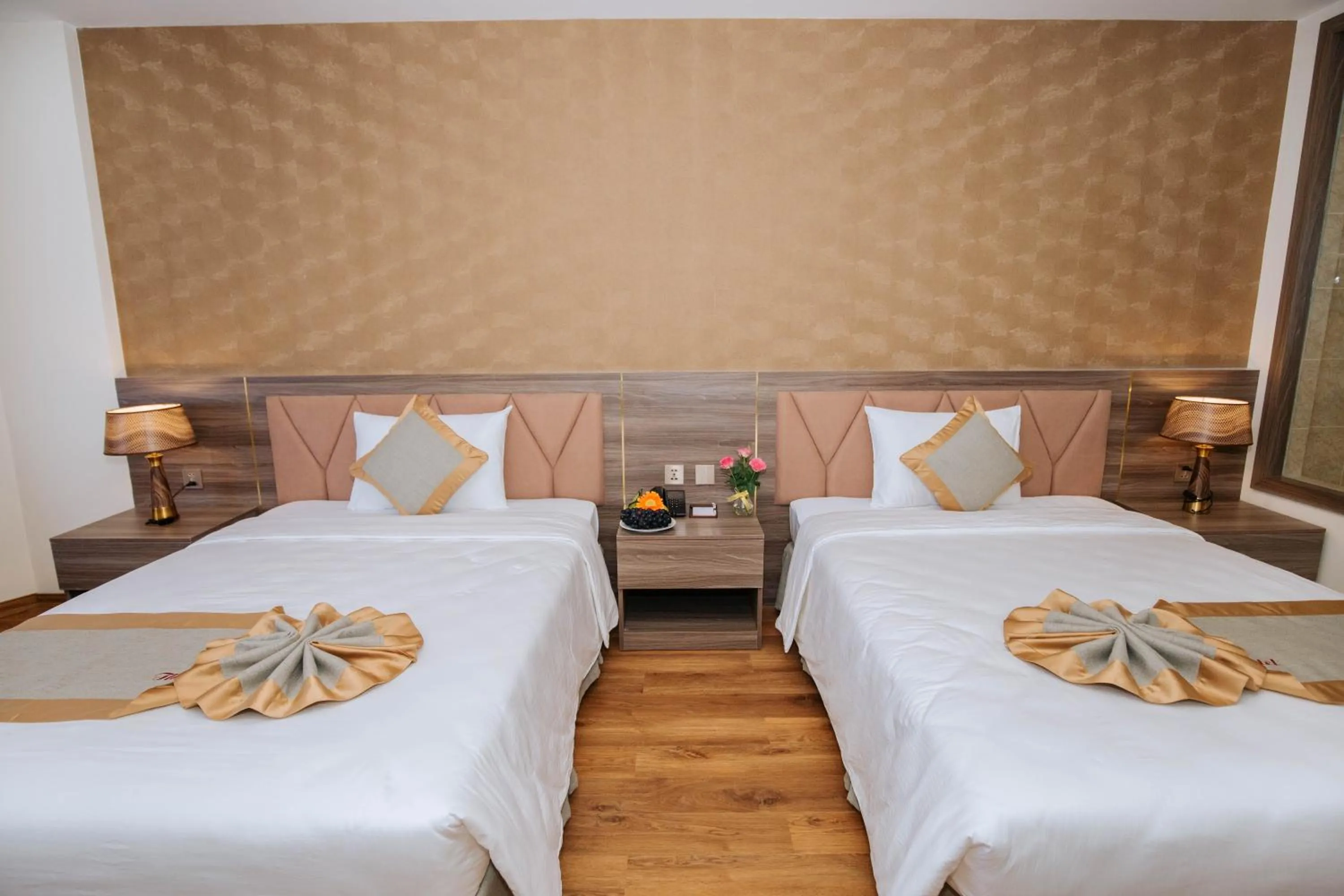 Bed in Thông Đỏ Hotel