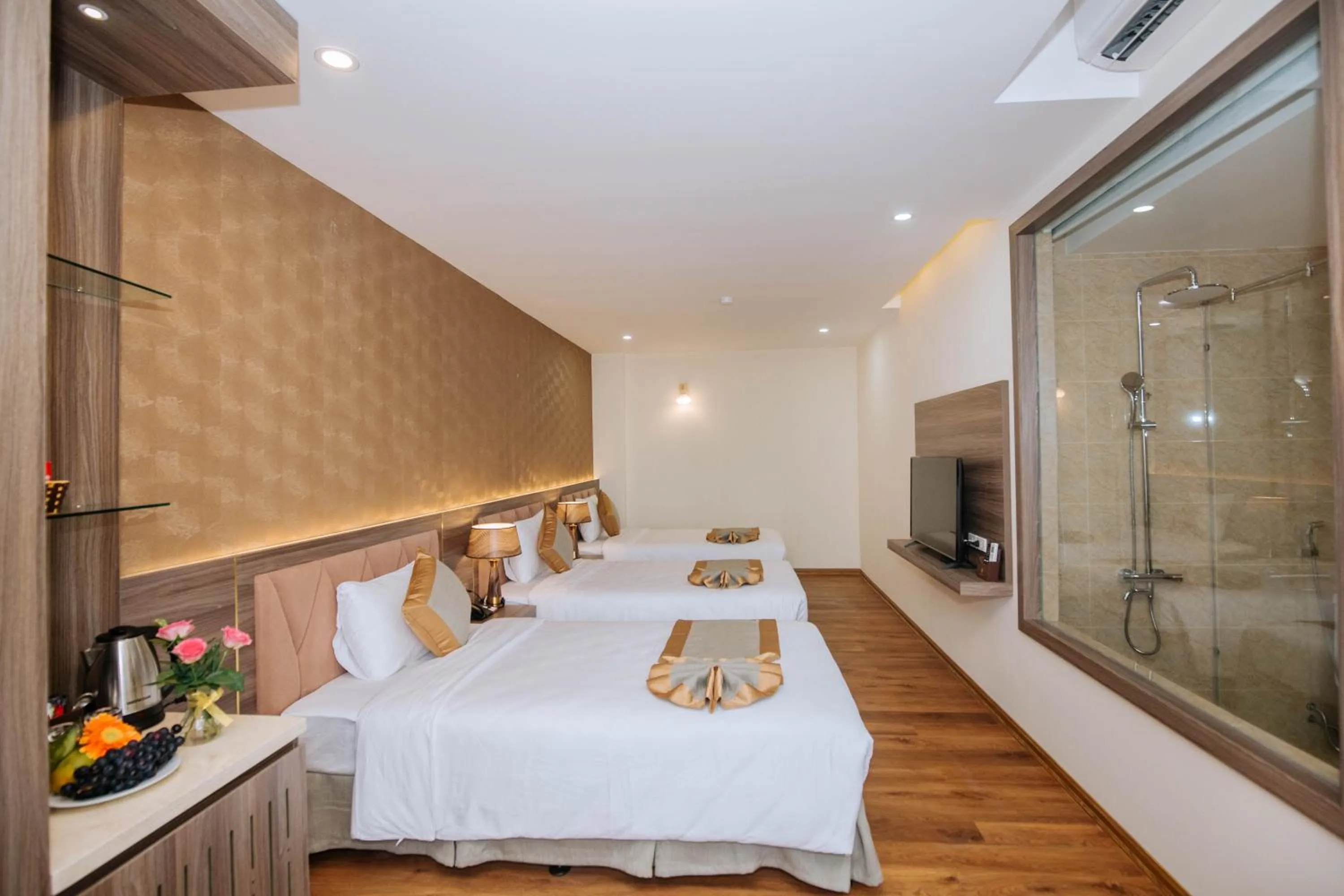 Living room, Bed in Thông Đỏ Hotel