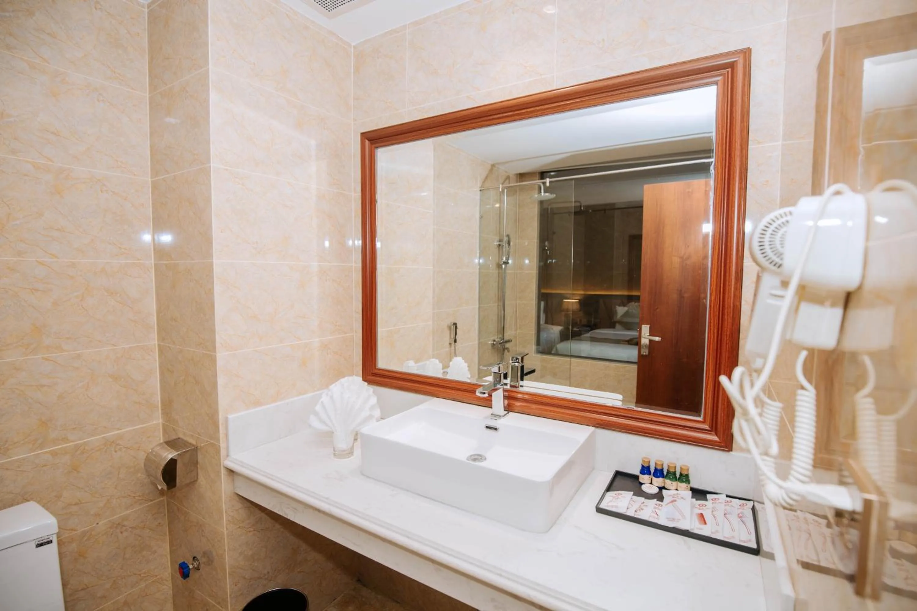 Bathroom in Thông Đỏ Hotel