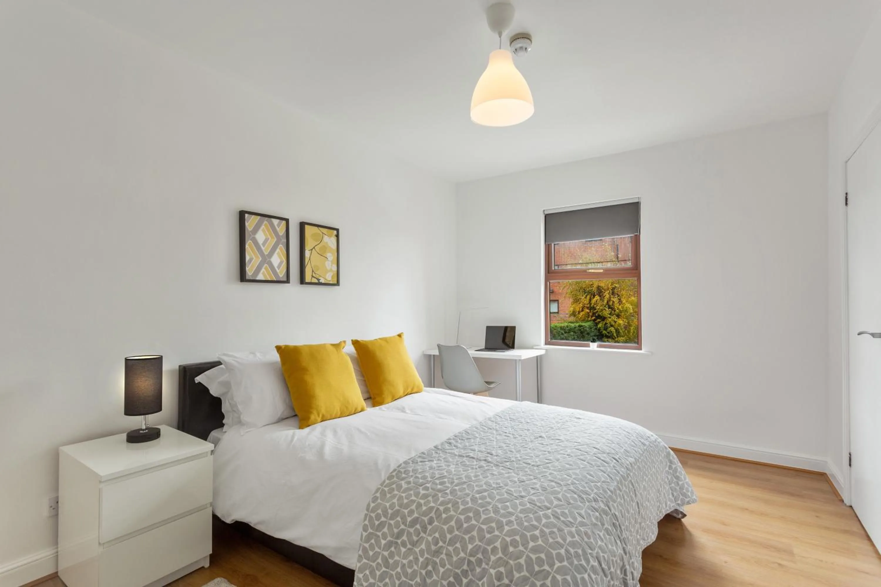 Bedroom, Bed in River Rooms Nottingham