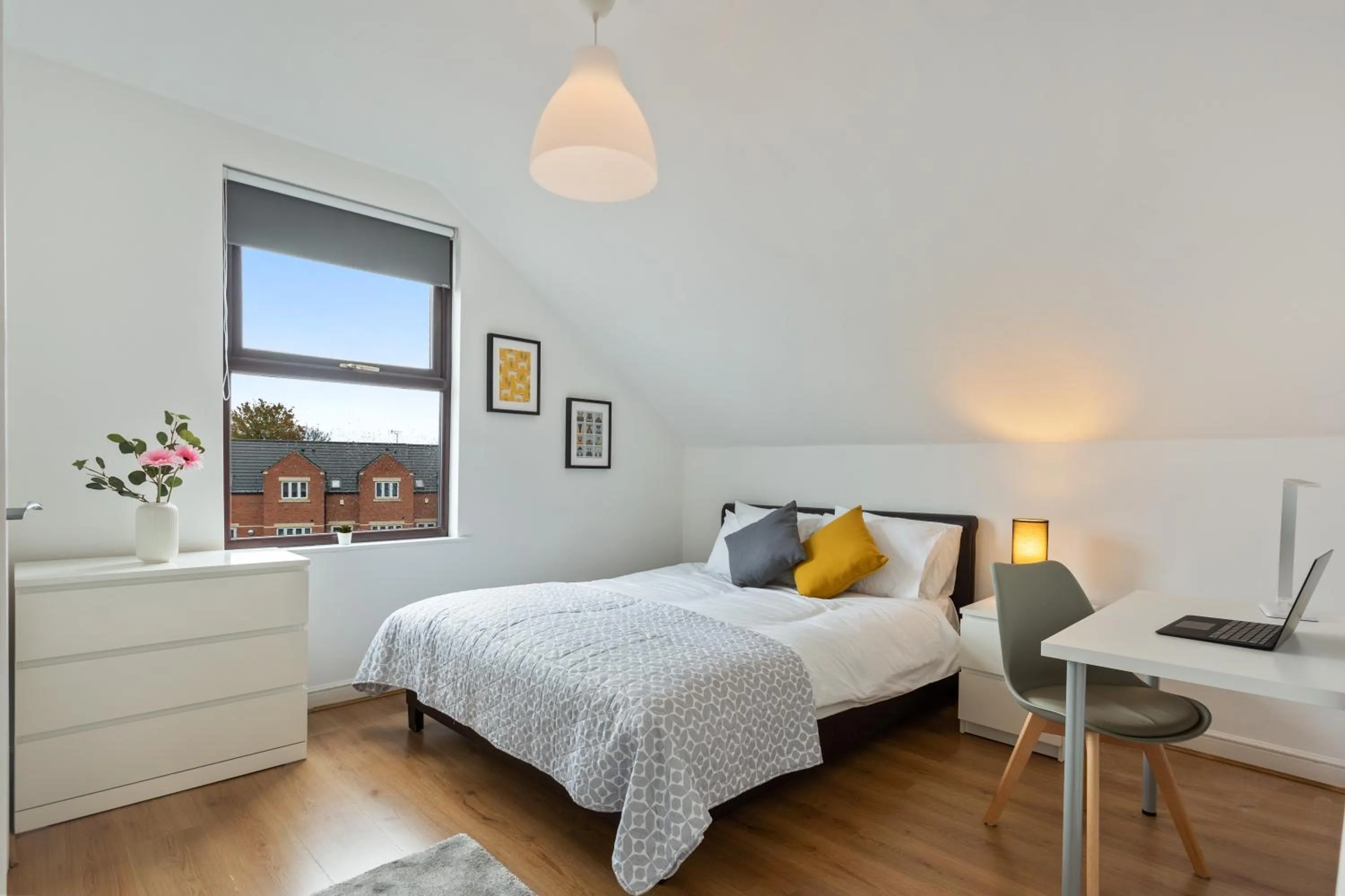 Bedroom, Bed in River Rooms Nottingham