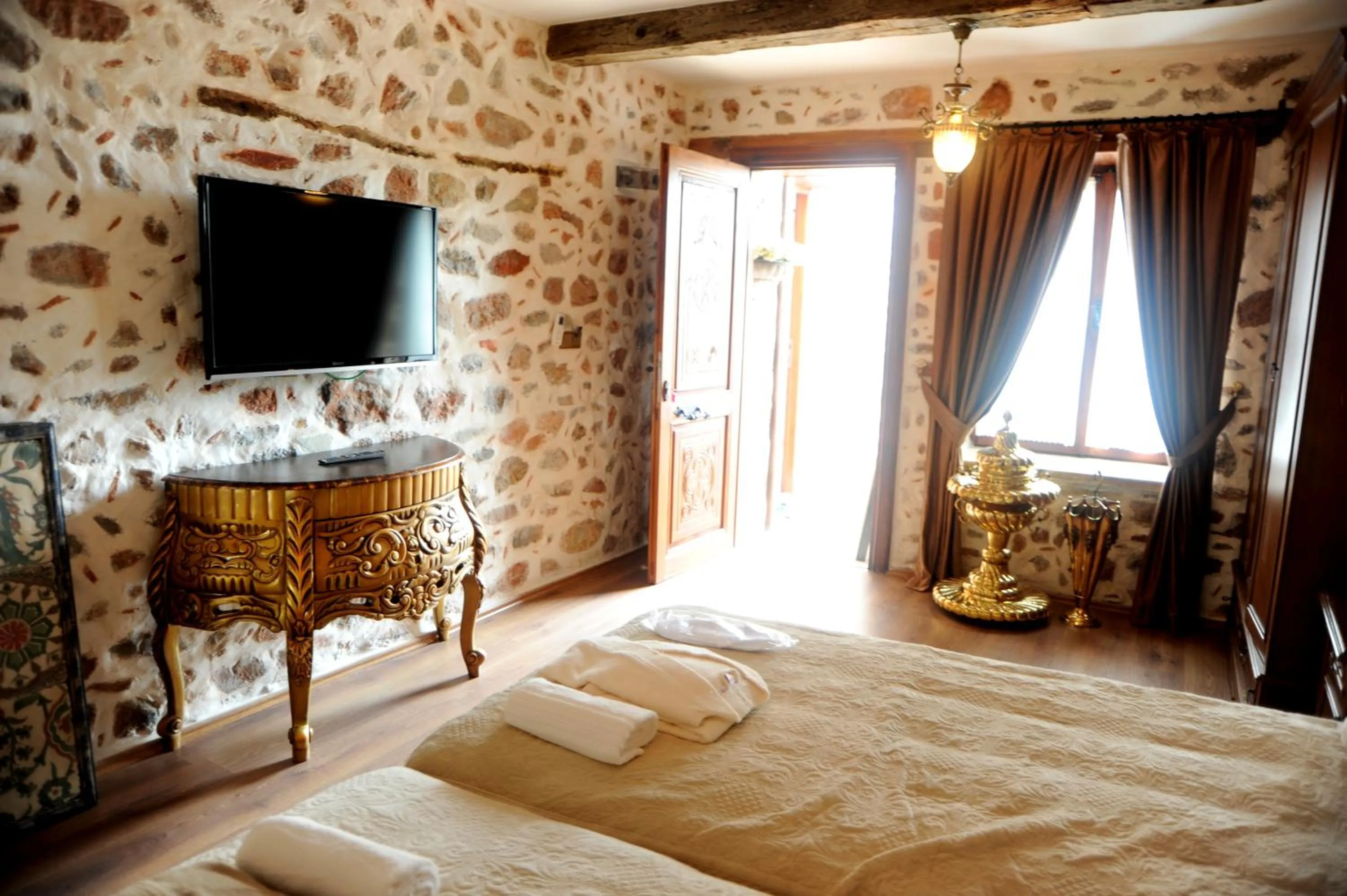 Bed in Lemon Villa Hotel