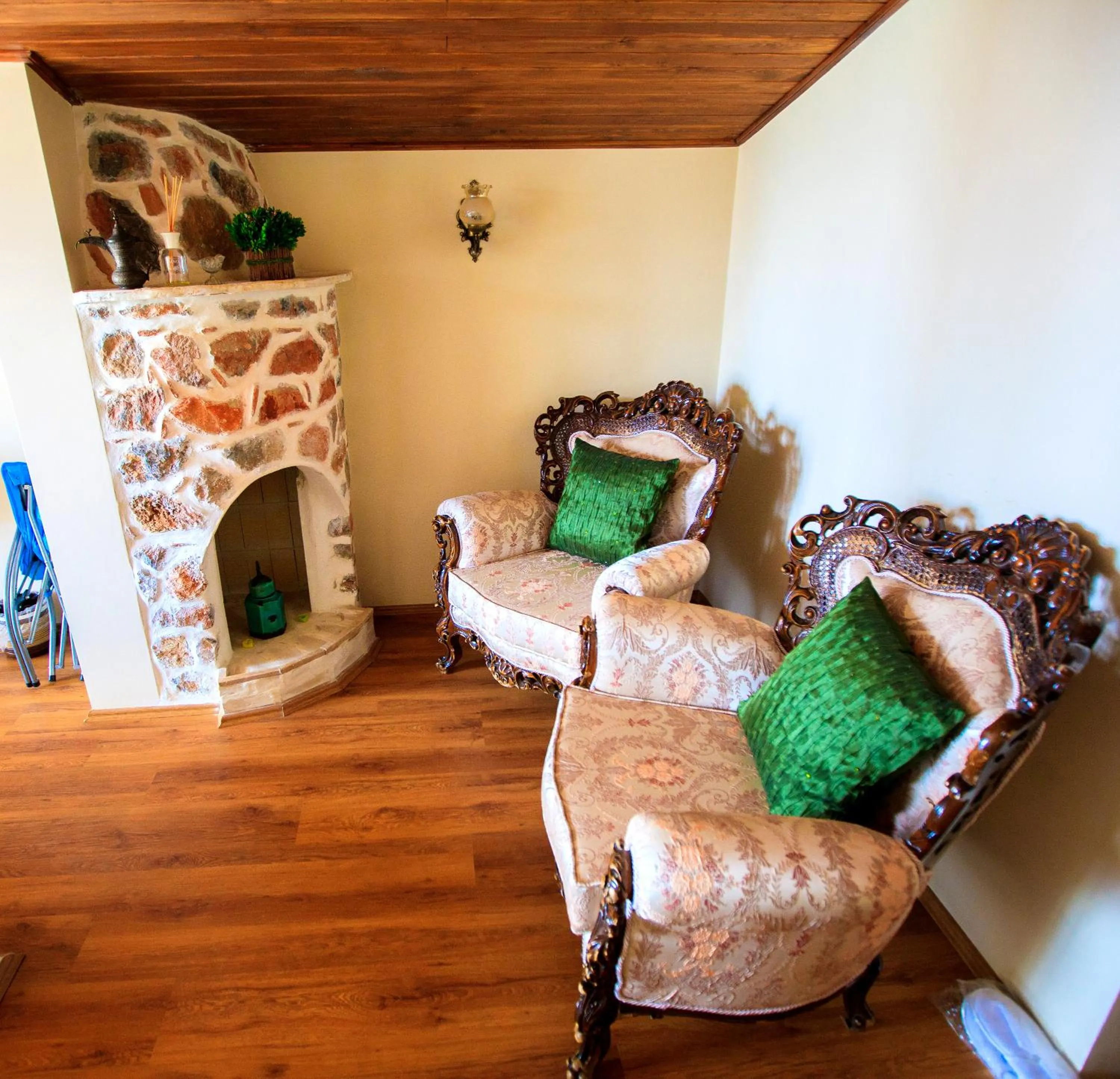 Seating area in Lemon Villa Hotel