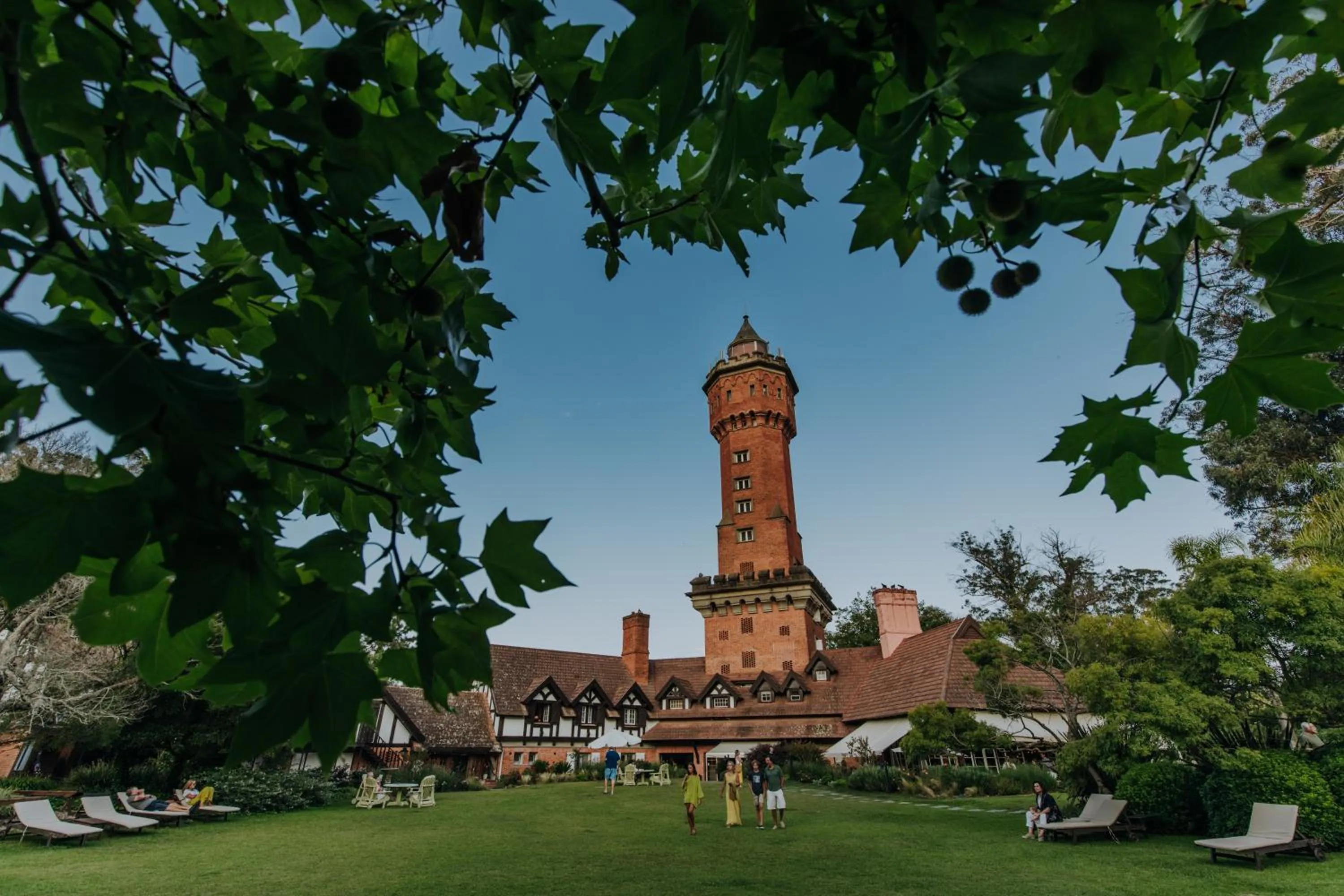 Property building in Hotel L'Auberge