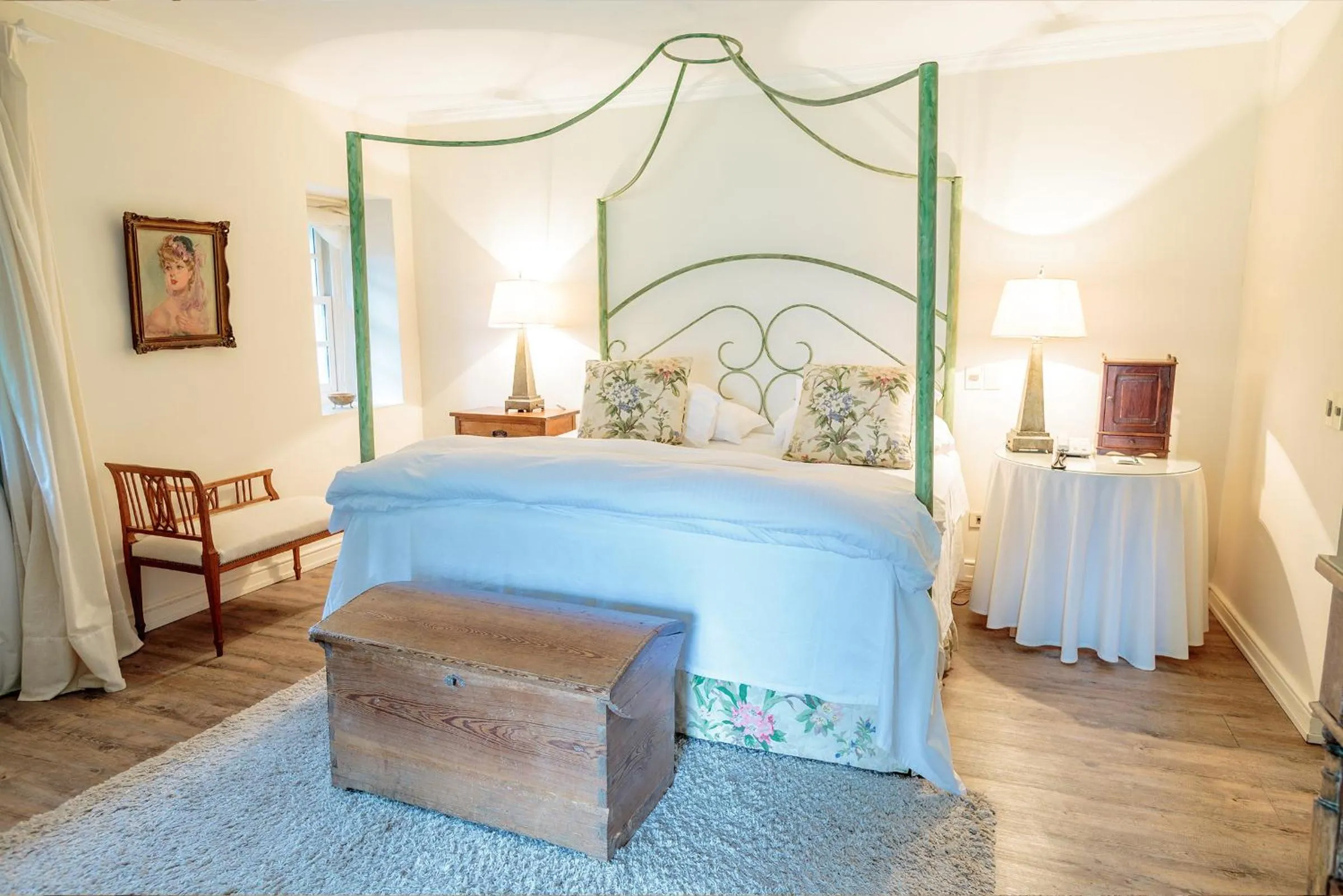 Bedroom, Bed in Hotel L'Auberge