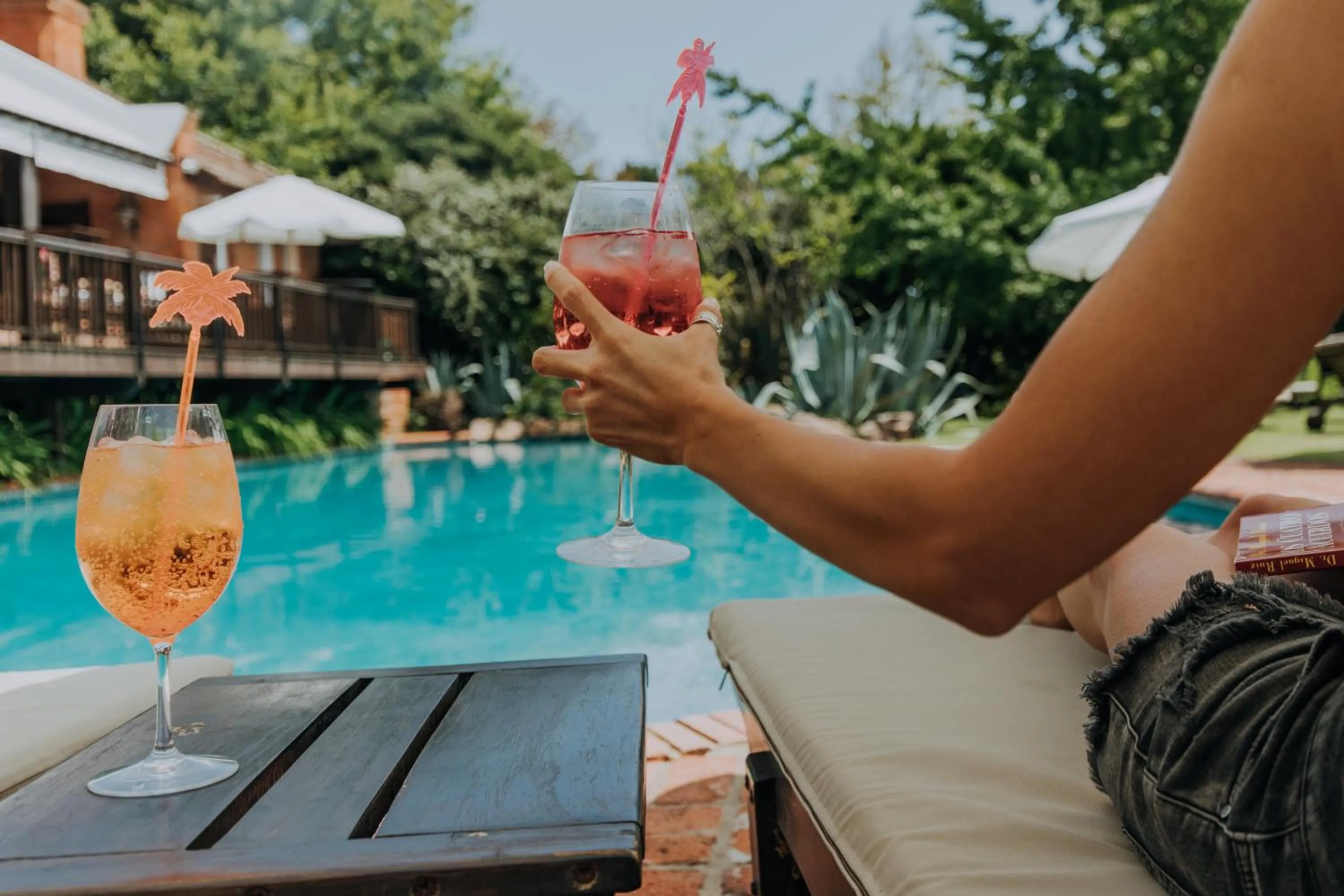 Swimming pool in Hotel L'Auberge