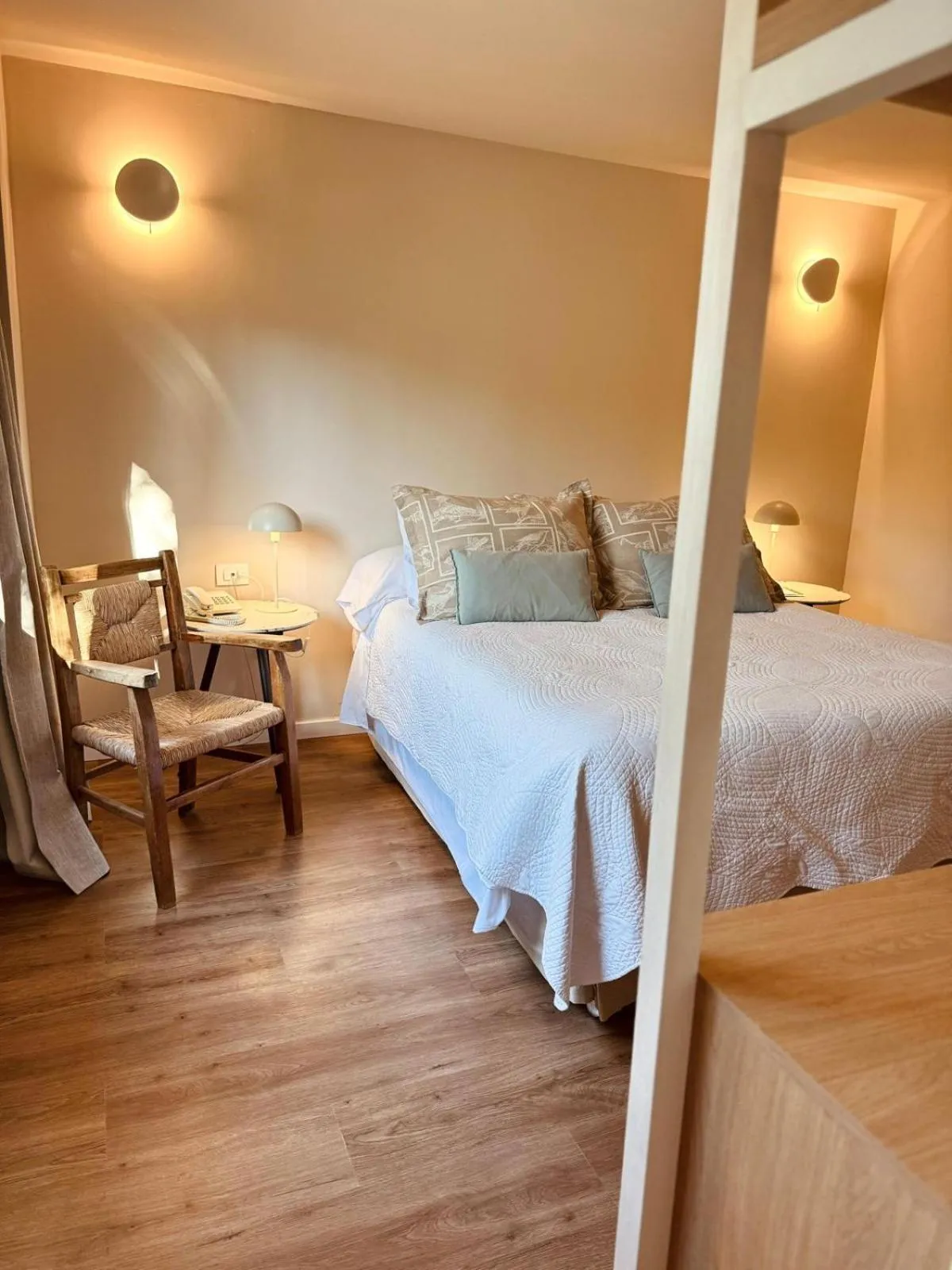 Bed in Hotel L'Auberge