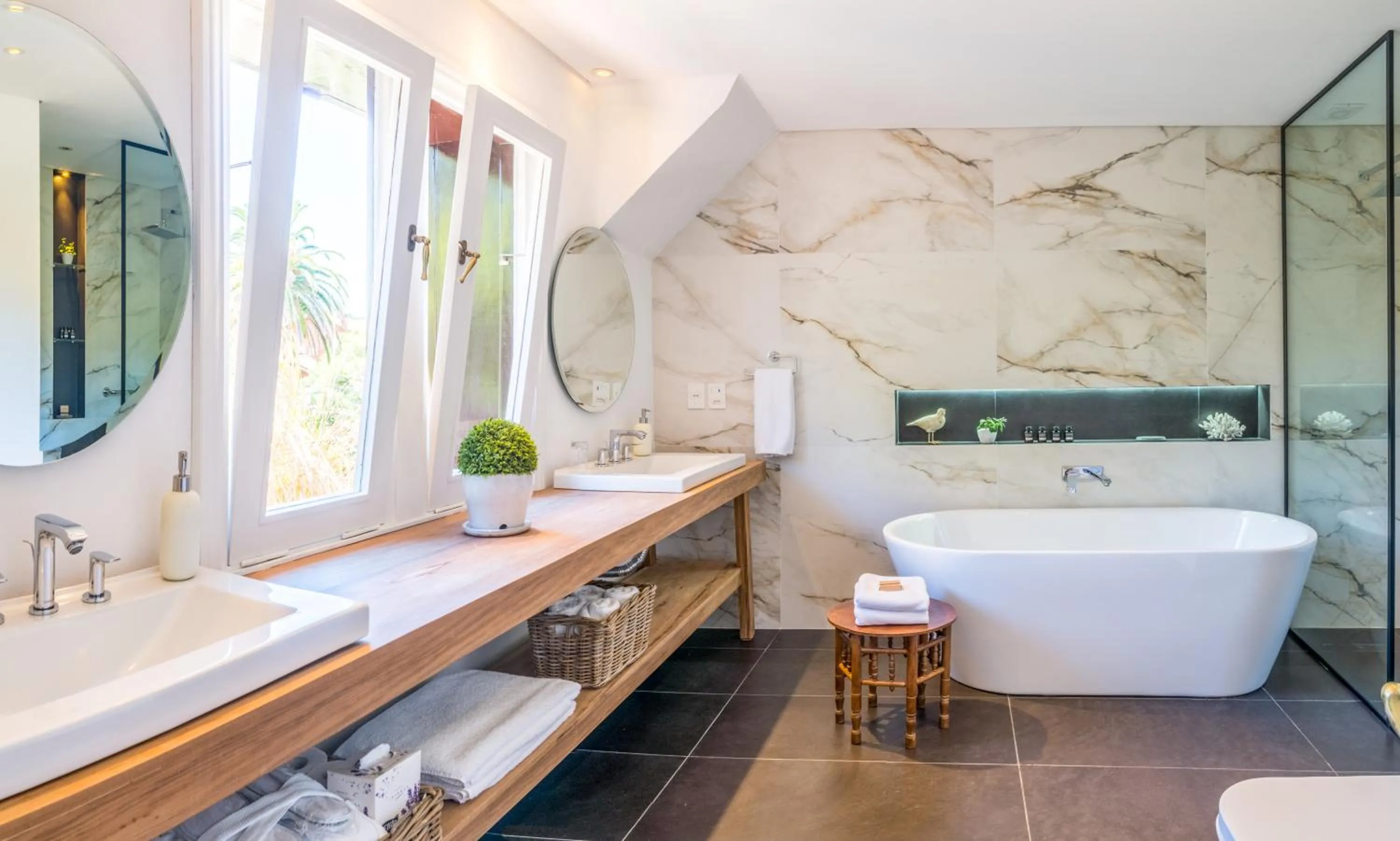 Bathroom in Hotel L'Auberge