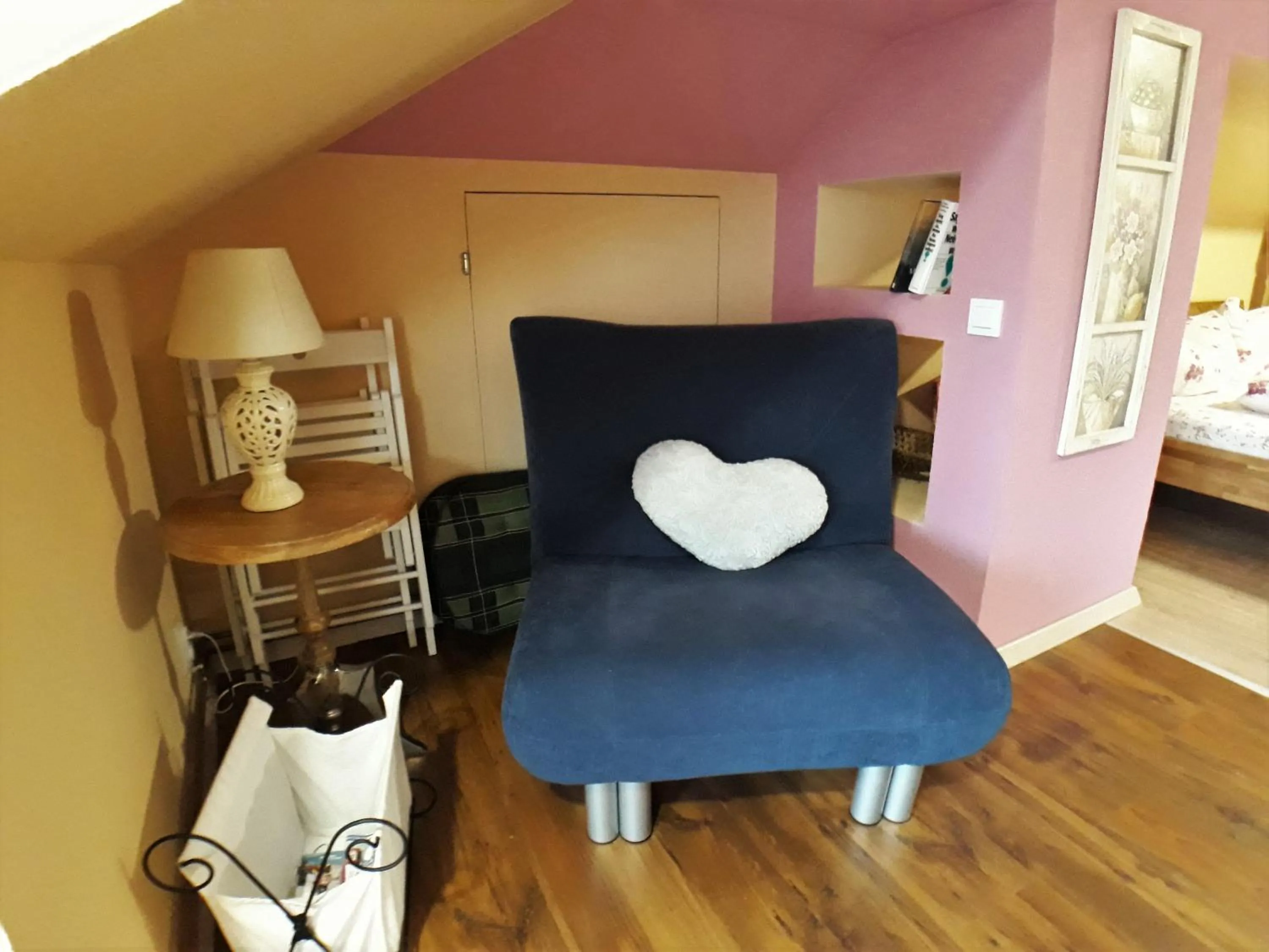 Library, Bed in Landhaus Noreia