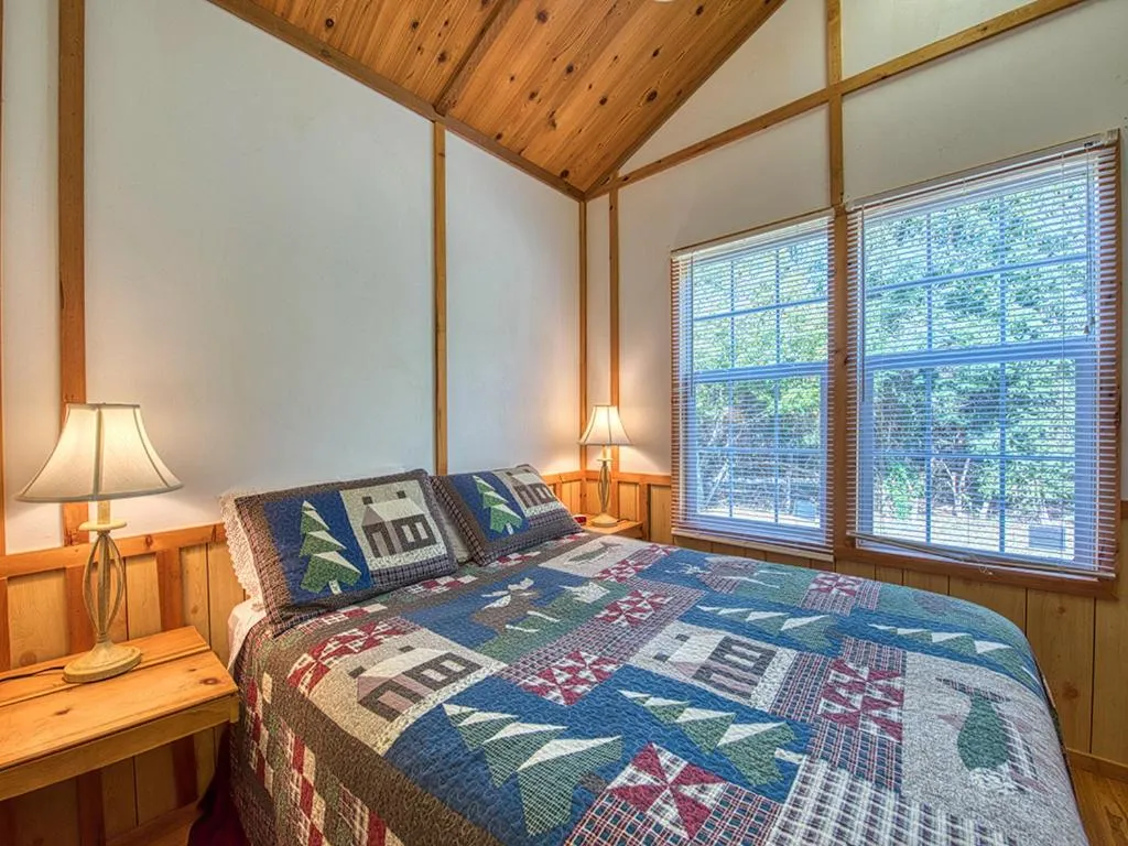 Bedroom, Bed in Maggie Valley Cabin Rentals