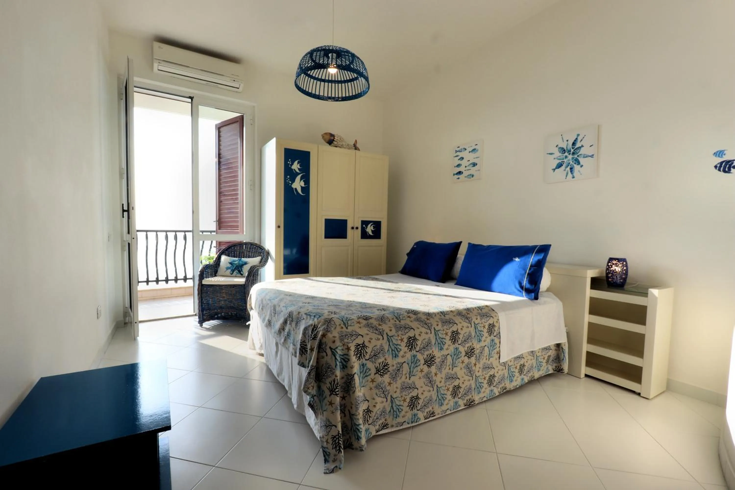 Bed in Due Relais - Panoramic Sea View Suites