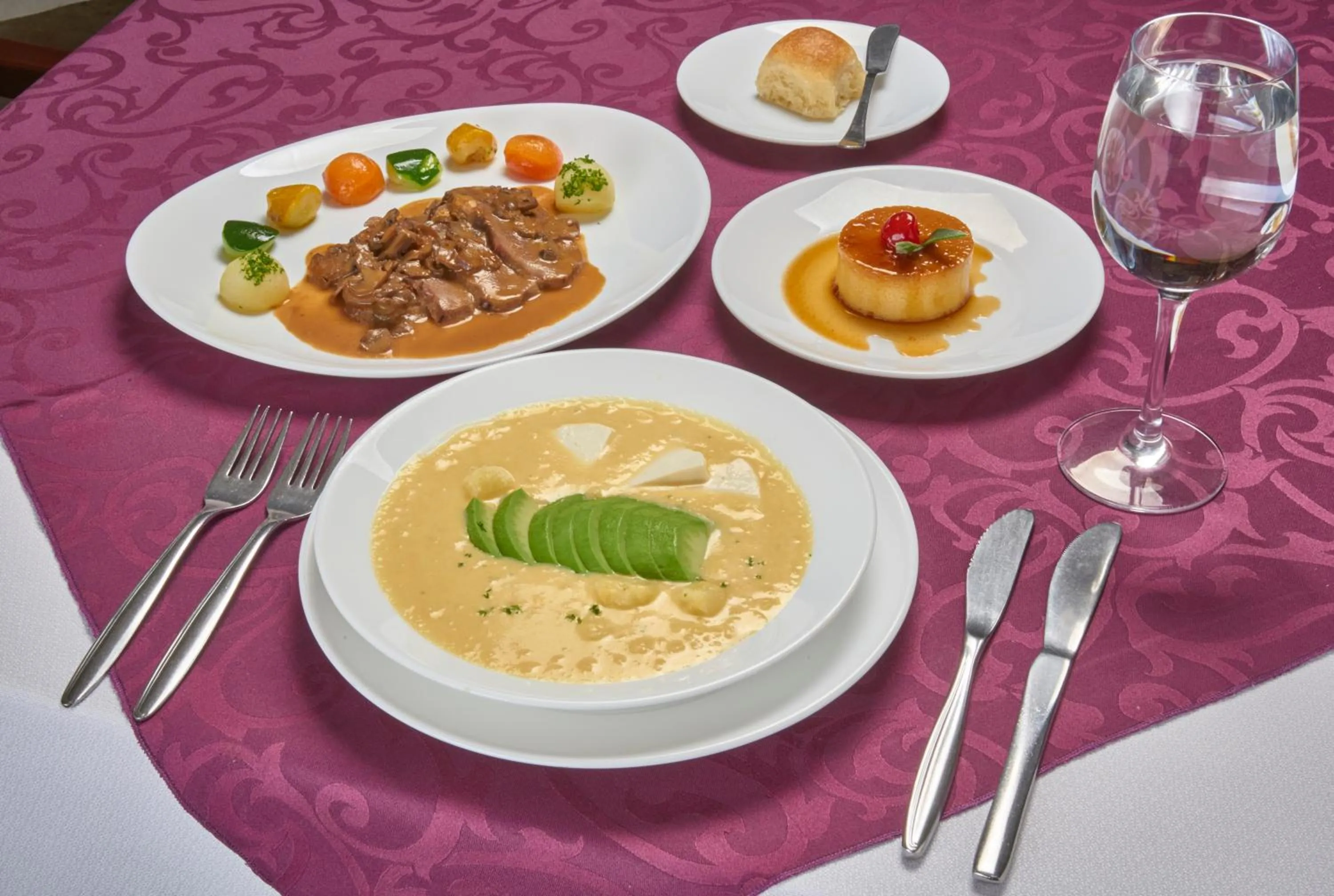 Restaurant/places to eat in Embassy Quito