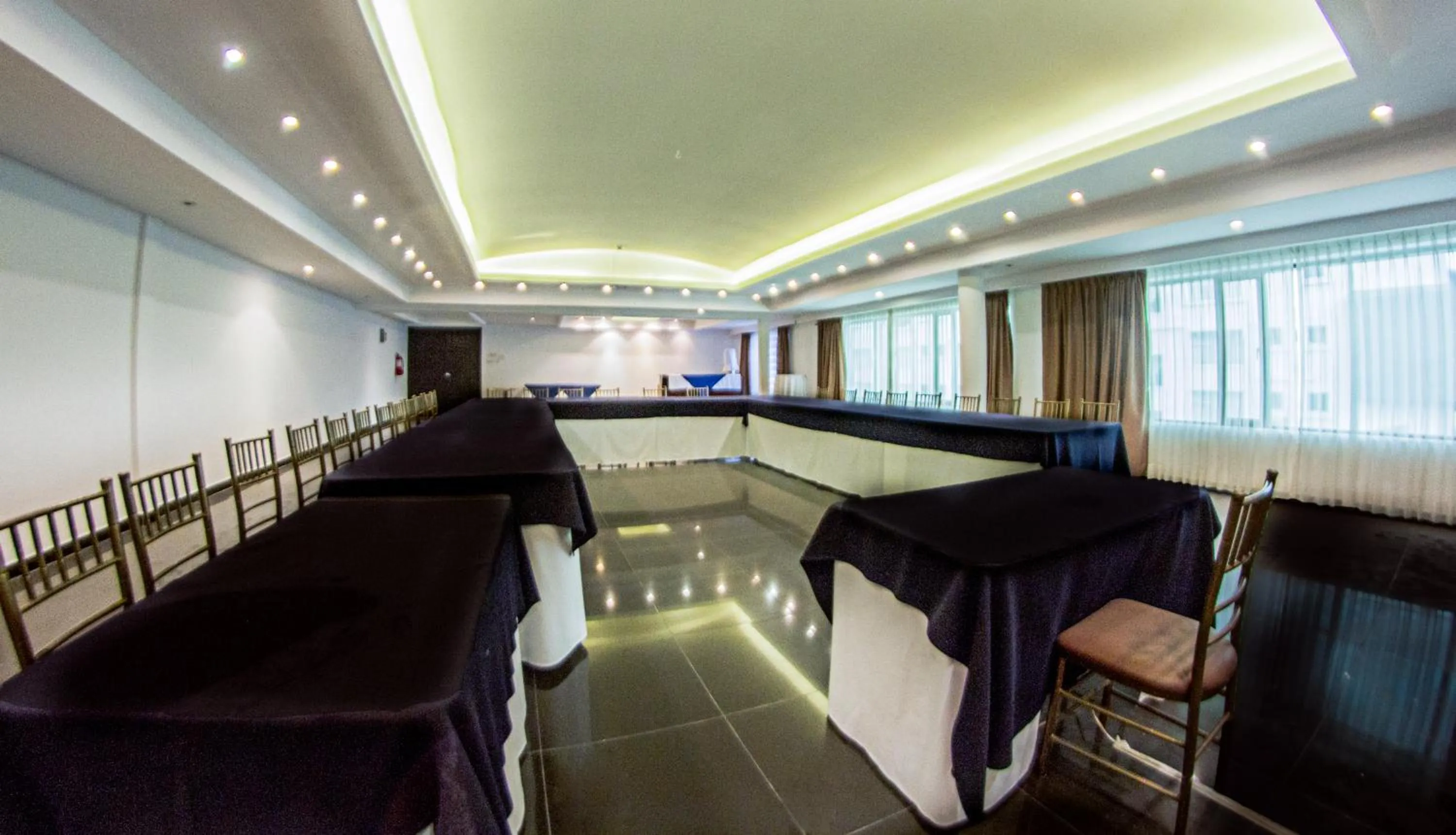 Meeting/conference room in Embassy Quito