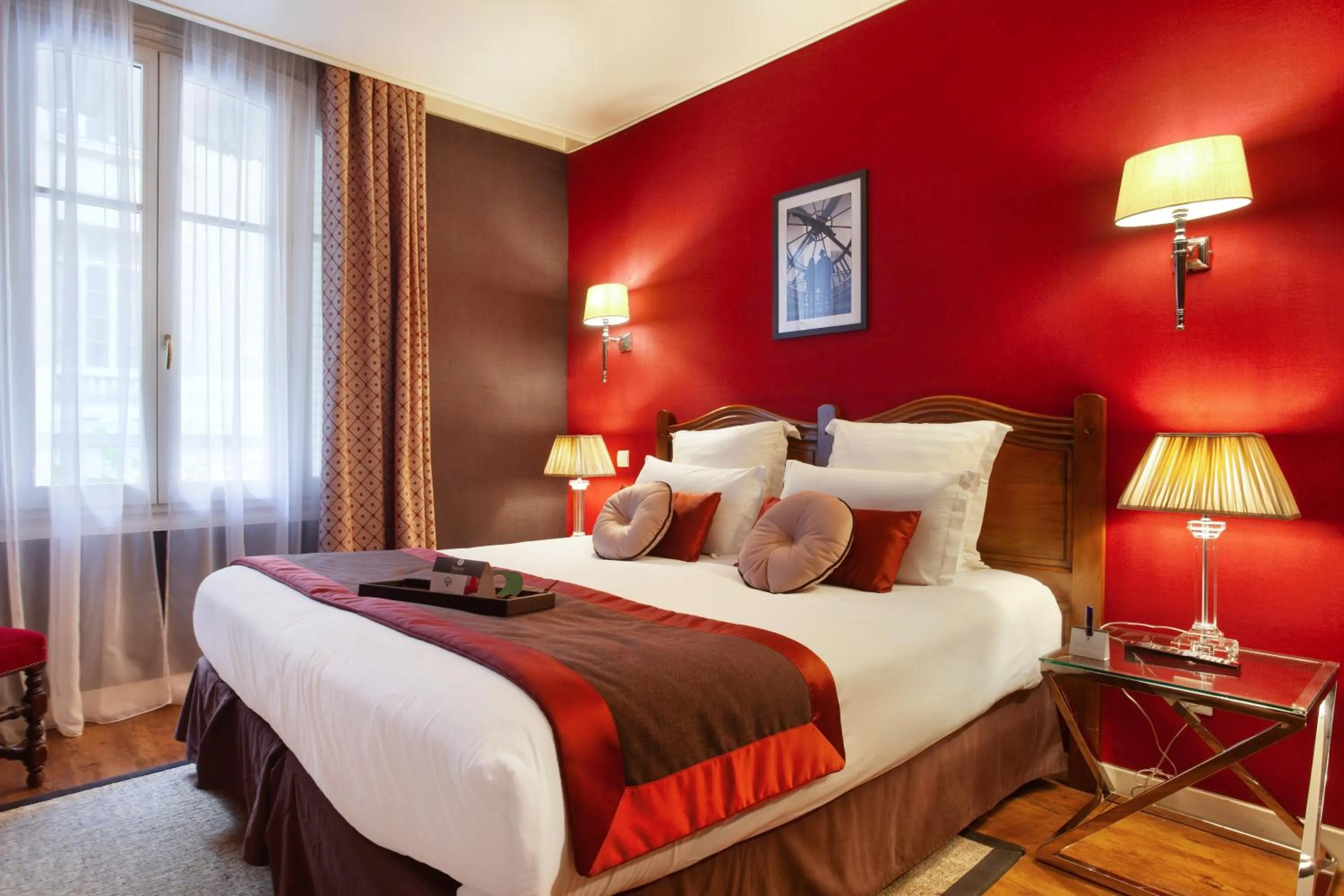 Bed in Hotel Trianon Rive Gauche