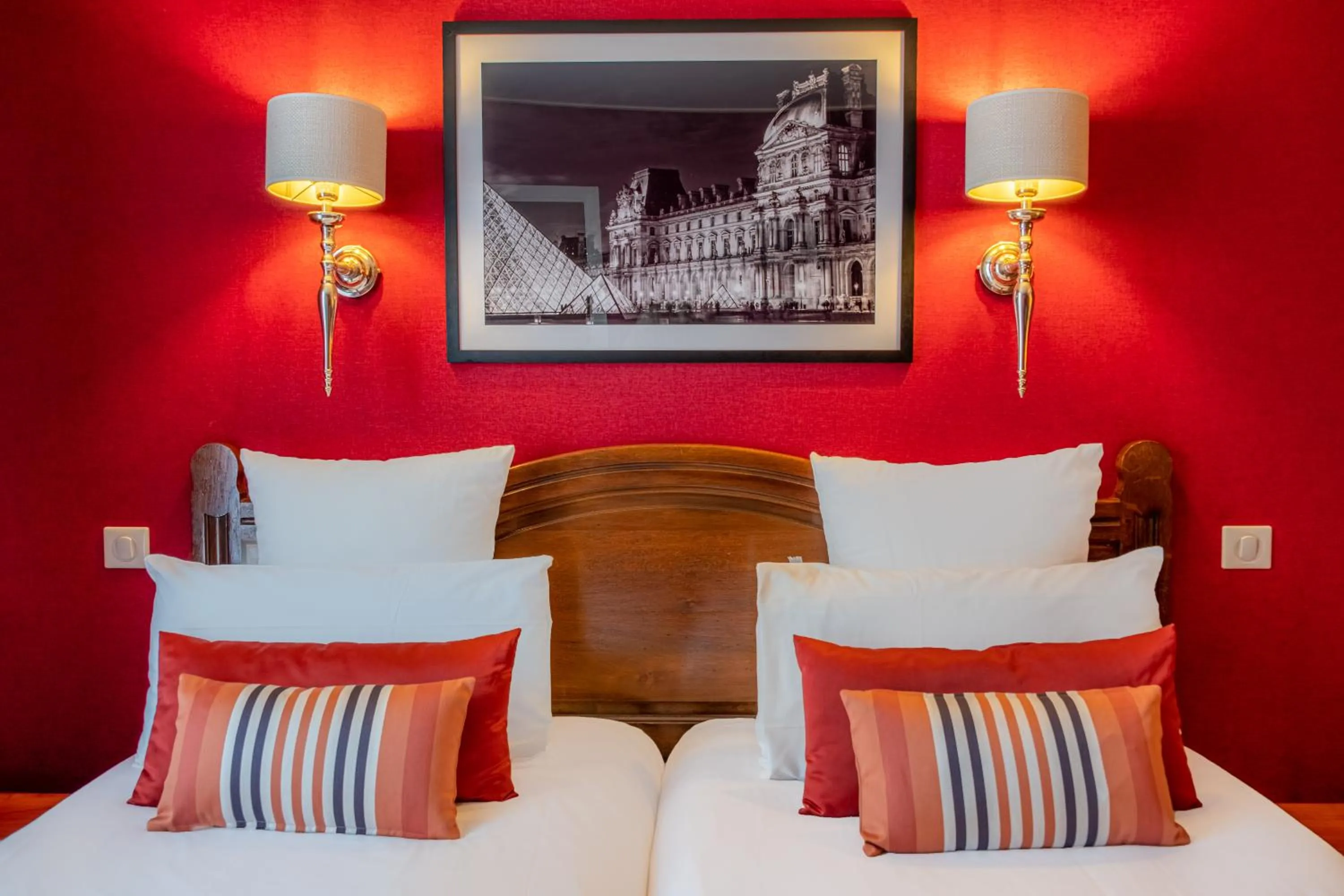 Bed in Hotel Trianon Rive Gauche