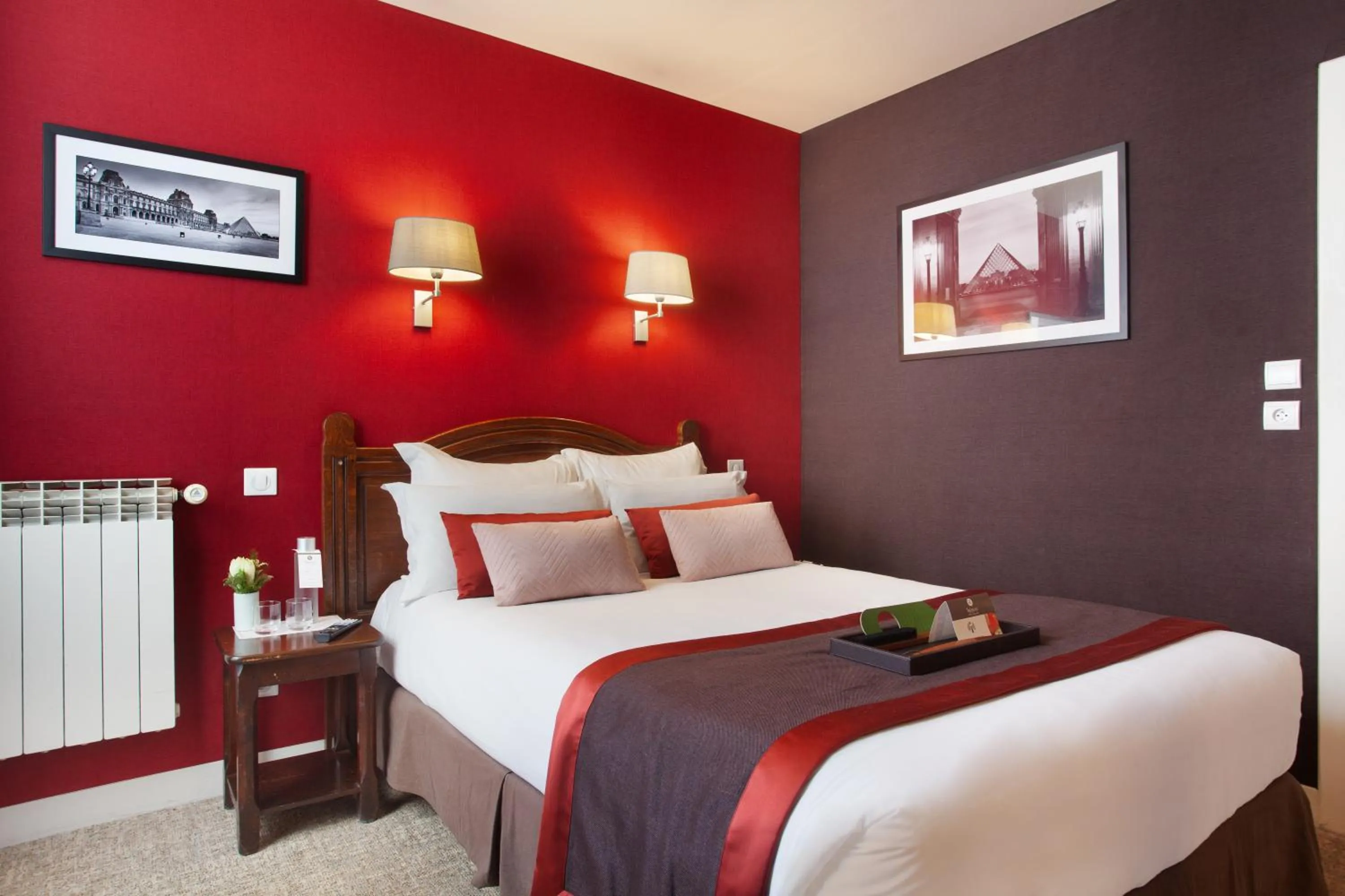 Bedroom, Bed in Hotel Trianon Rive Gauche