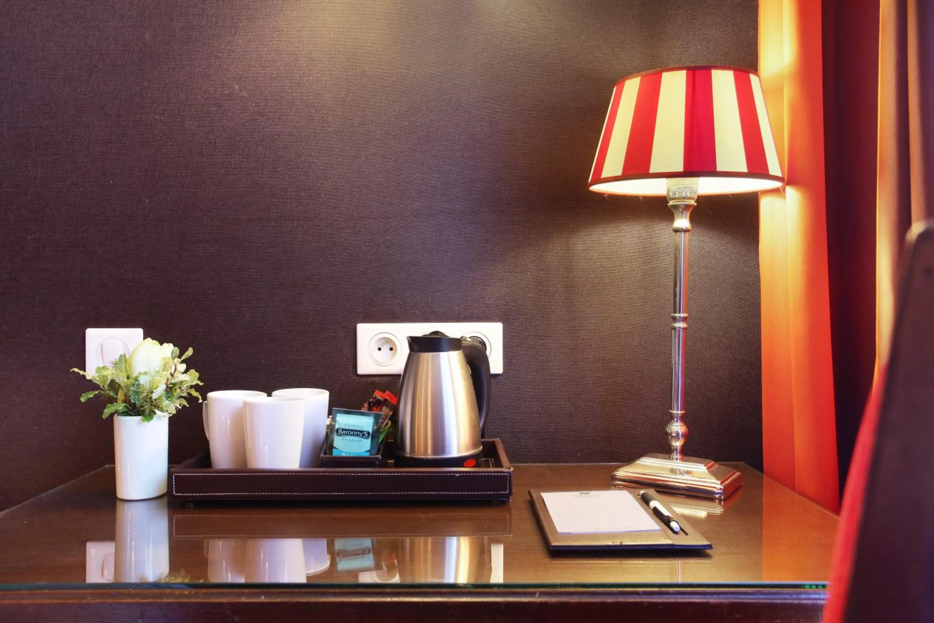 Coffee/tea facilities in Hotel Trianon Rive Gauche